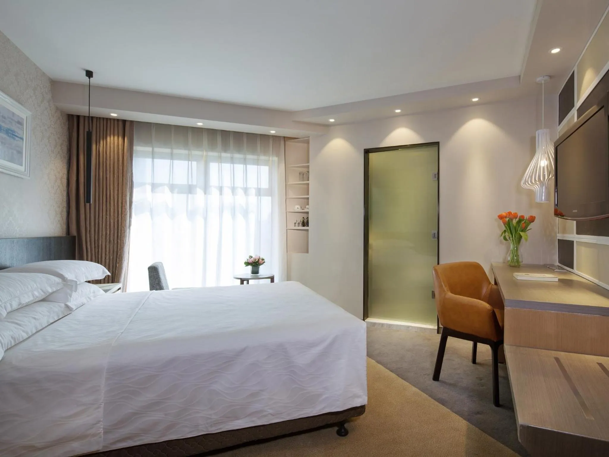 Photo of the whole room, Bed in Beijing Landmark Towers