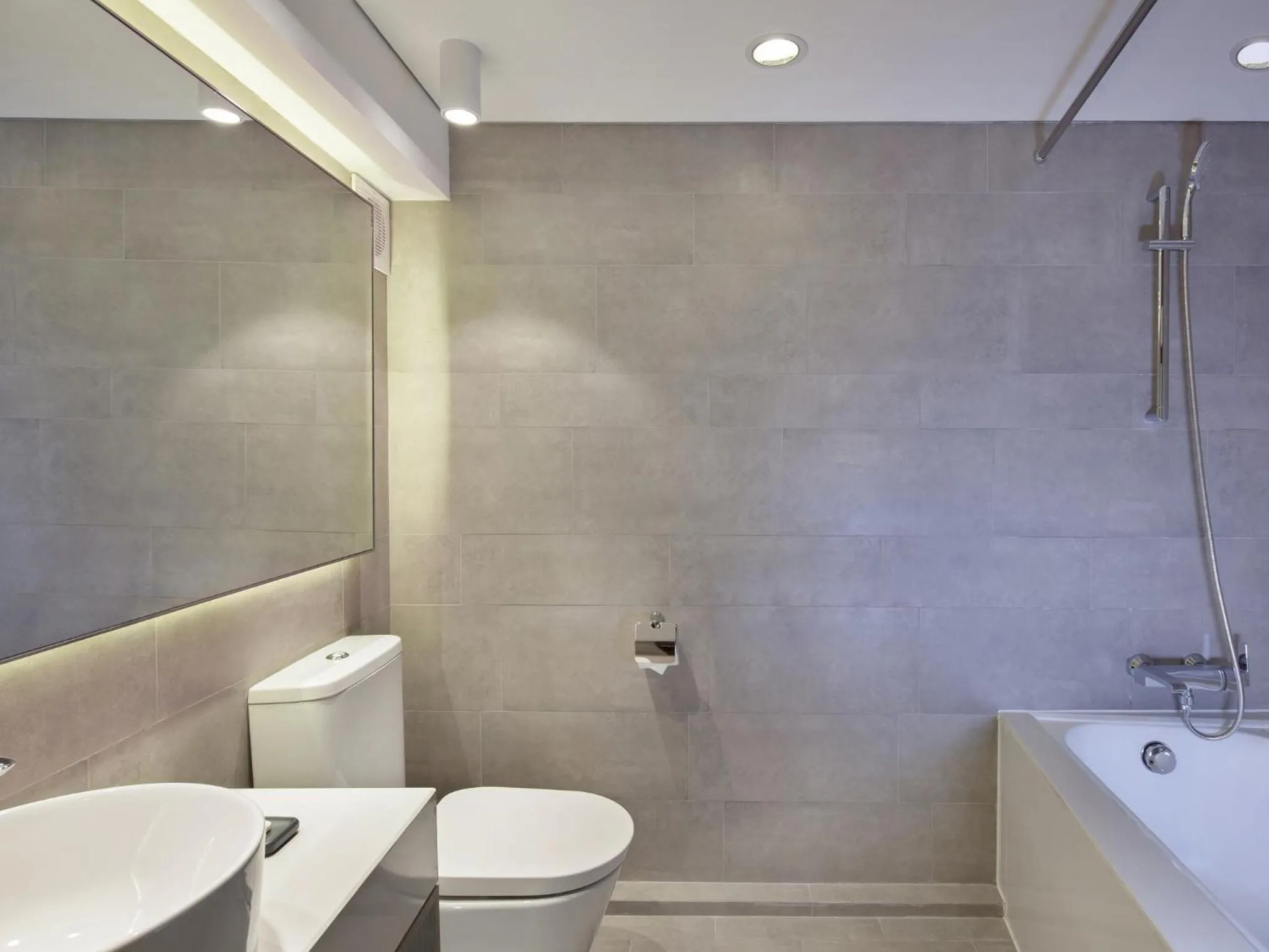 Toilet in Beijing Landmark Towers