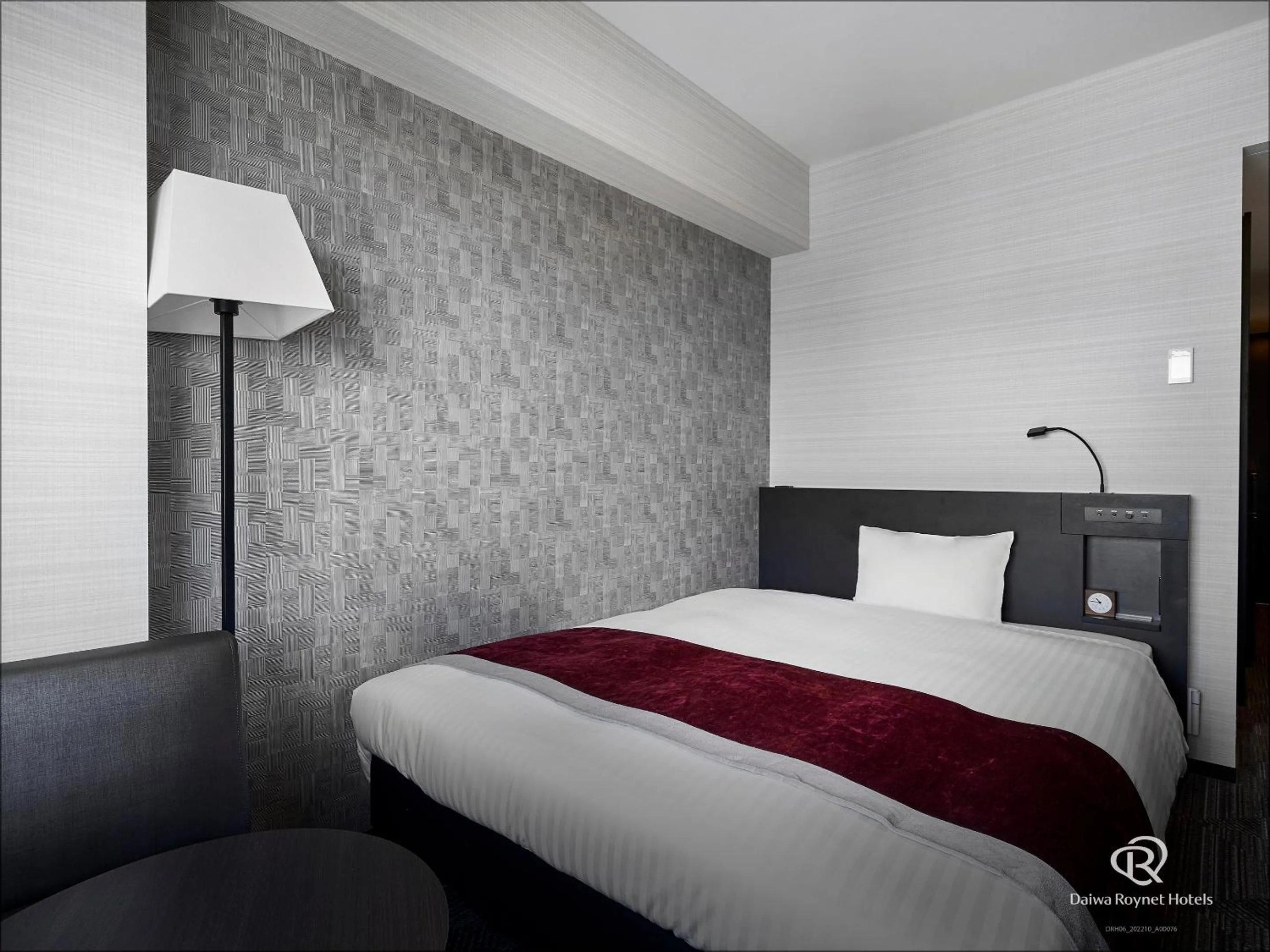 Bed in Daiwa Roynet Hotel Hiroshima-ekimae