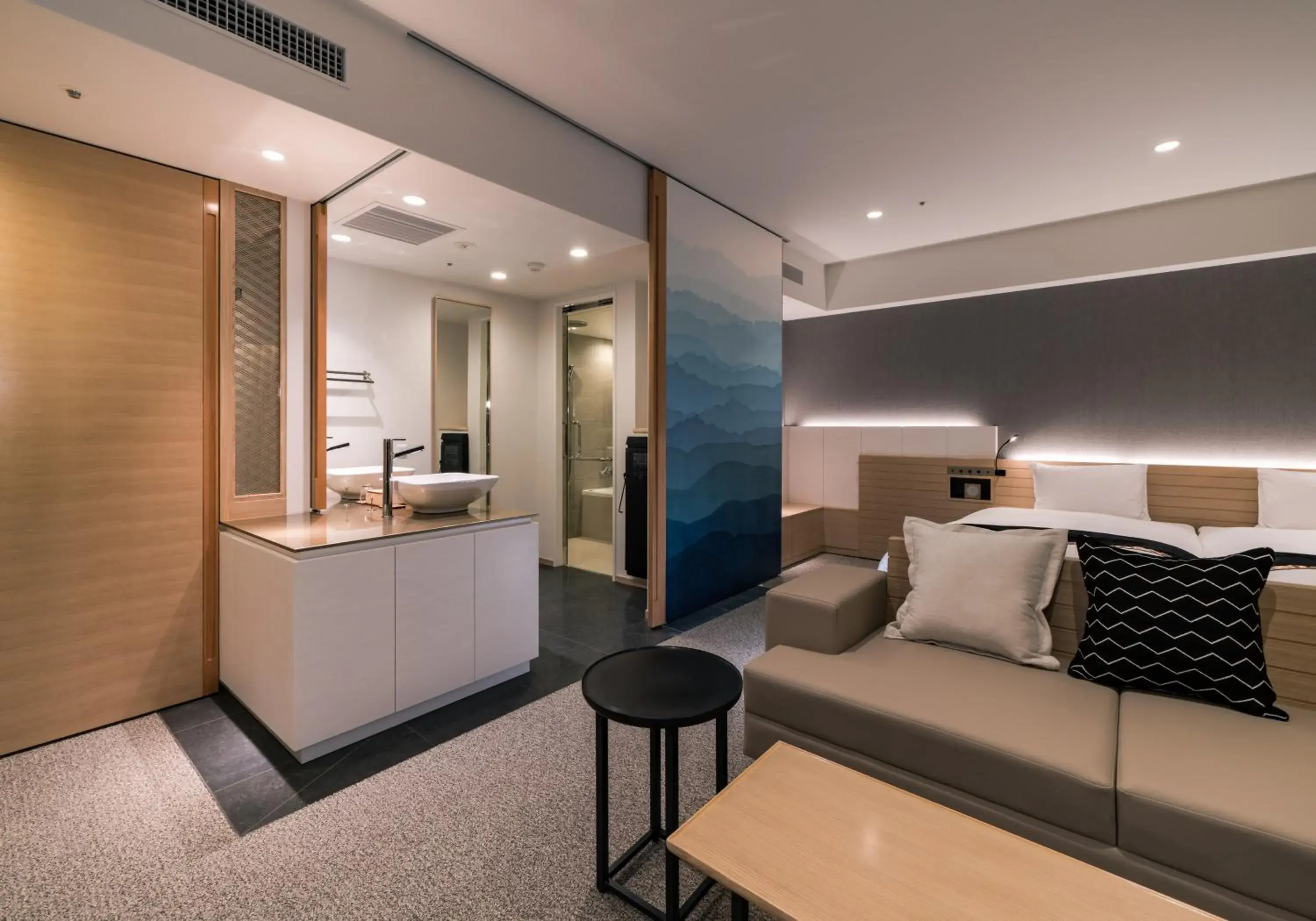 Junior Suite Twin Room - Non-Smoking in Daiwa Roynet Hotel Kyoto Terrace Hachijo PREMIER Junior Suite Twin Room - Non-Smoking in Daiwa Roynet Hotel Kyoto Terrace Hachijo PREMIER