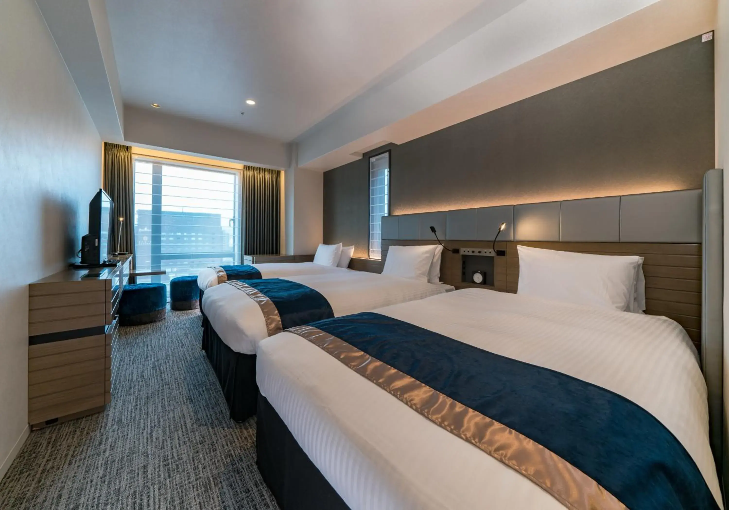 Photo of the whole room, Bed in Daiwa Roynet Hotel Kyoto Terrace Hachijo PREMIER Photo of the whole room, Bed in Daiwa Roynet Hotel Kyoto Terrace Hachijo PREMIER