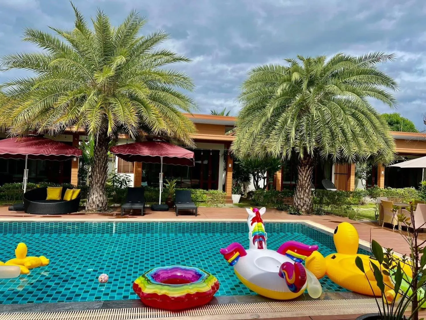 Kan & Kan Luxury Pool Villa Hua Hin with all bathtub