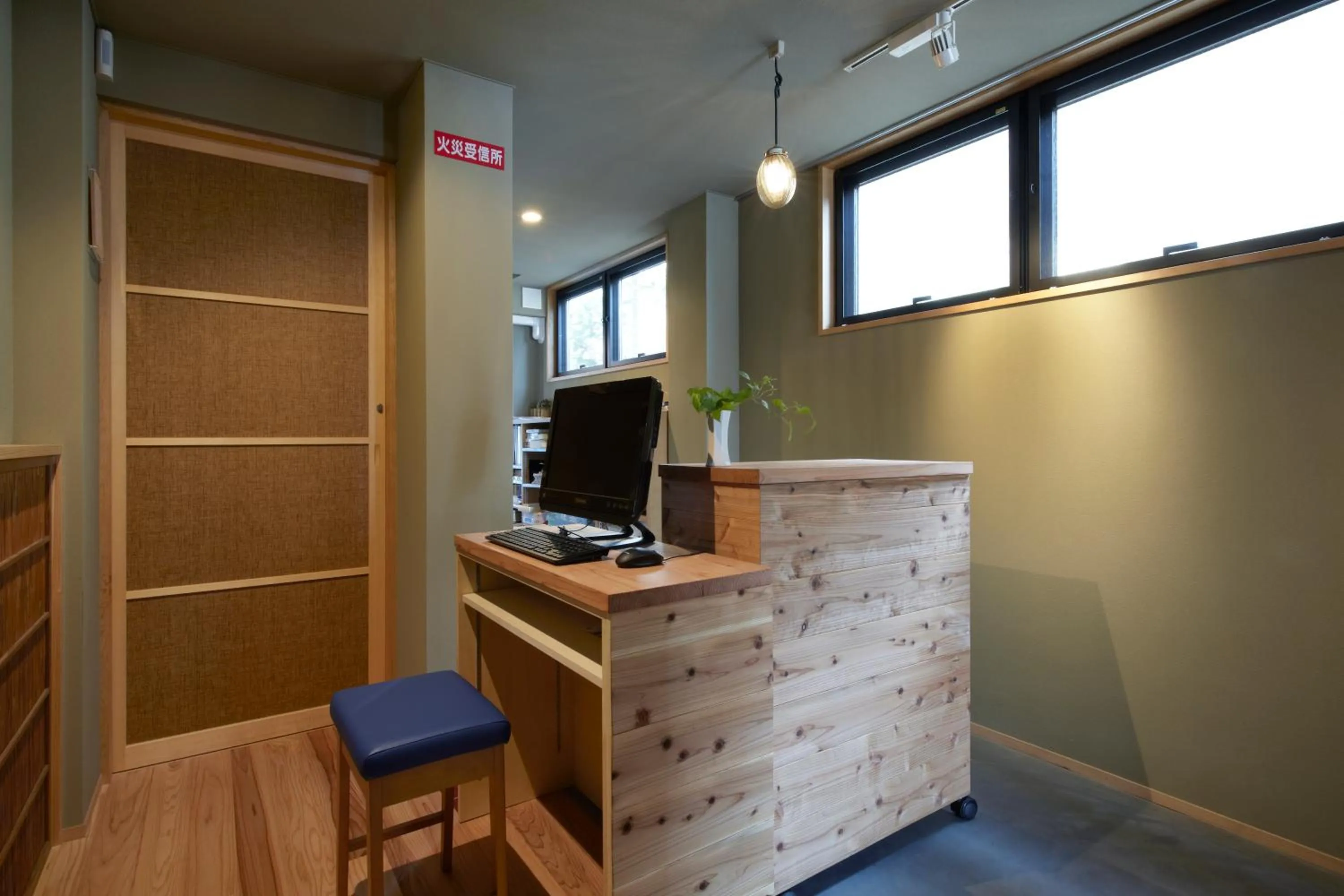 Lobby or reception in Guesthouse Hyakumanben Cross