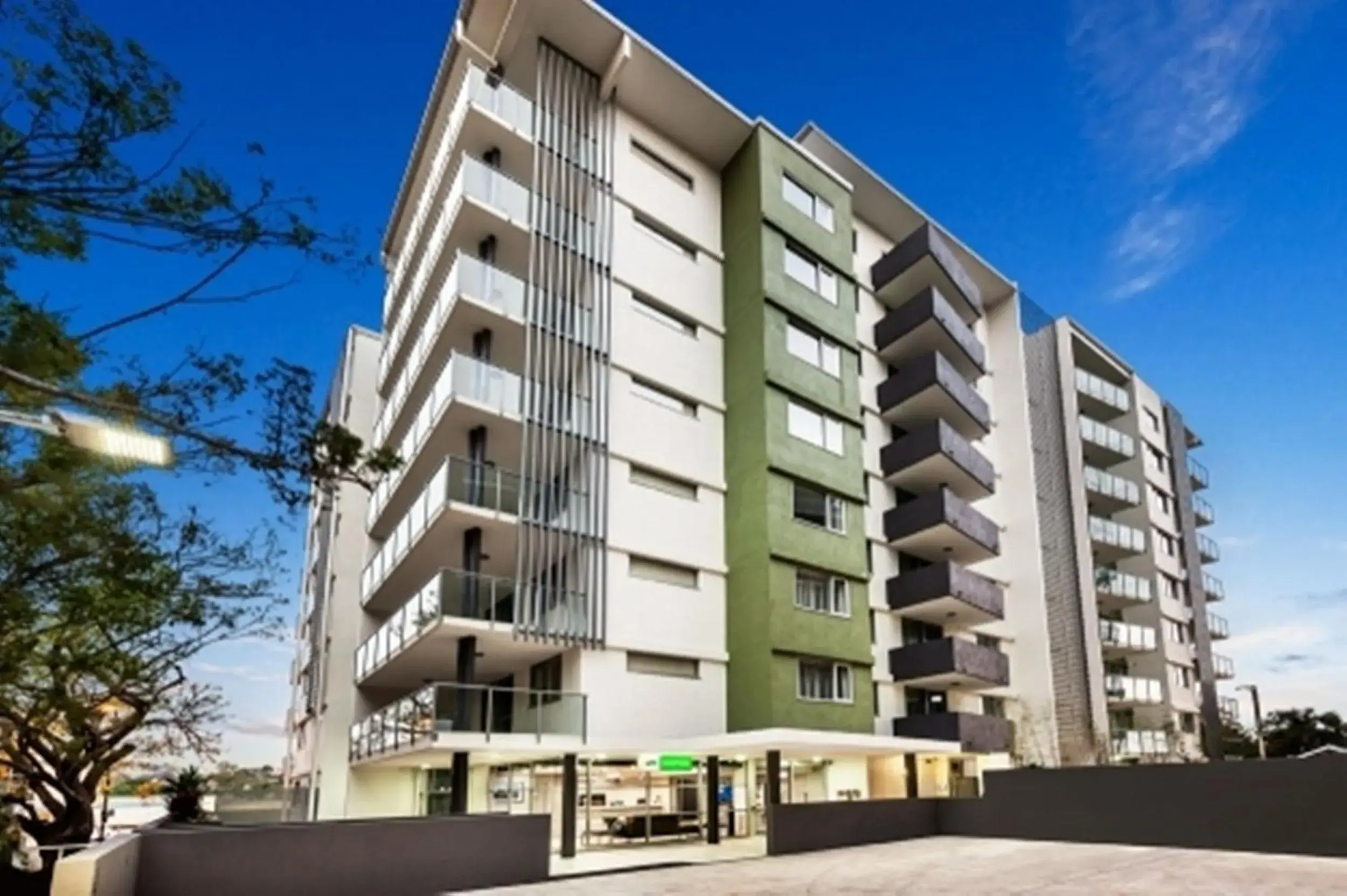 Facade/entrance in Quest Breakfast Creek Facade/entrance in Quest Breakfast Creek