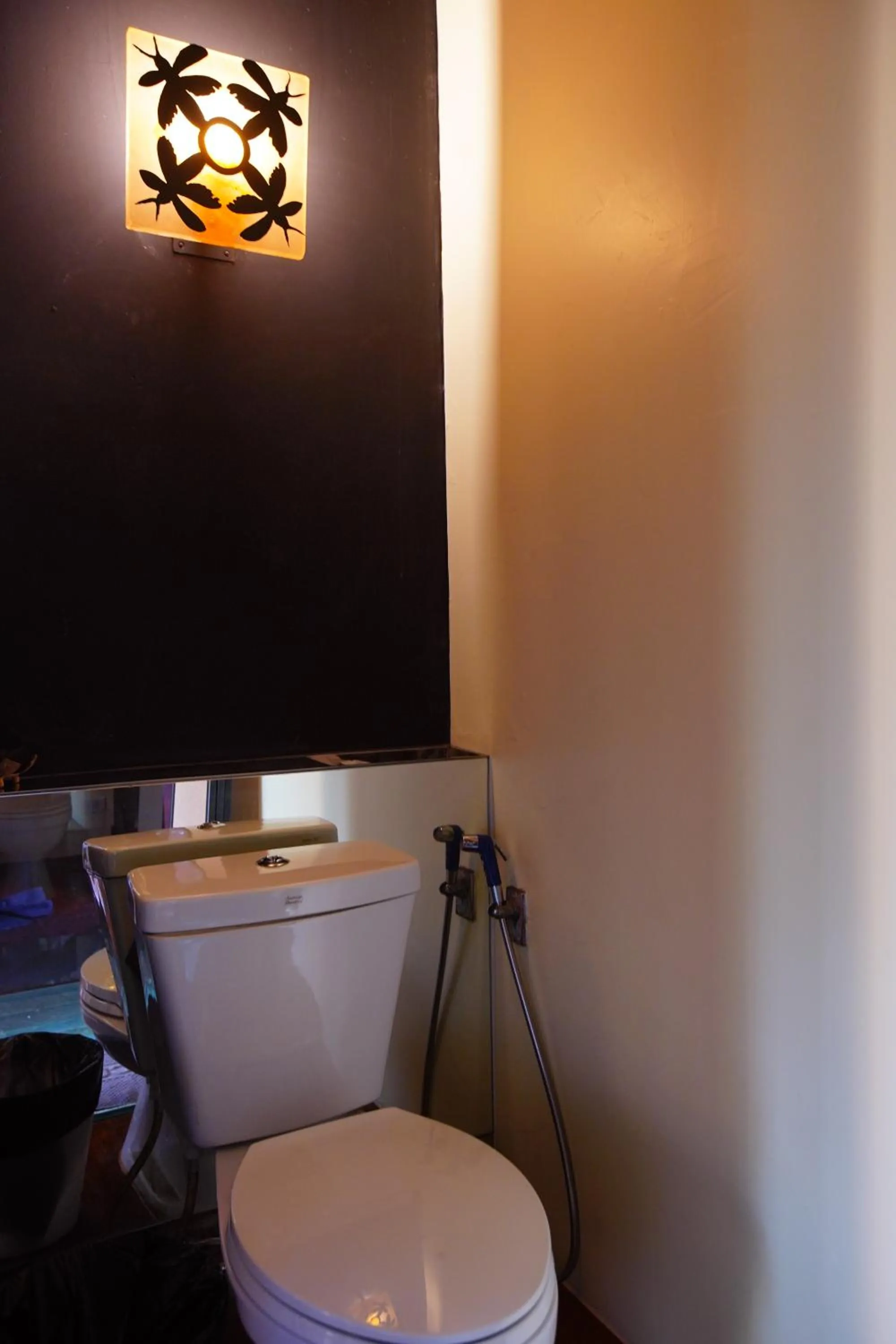 Toilet in Bangkok Tree House Bang Kachao