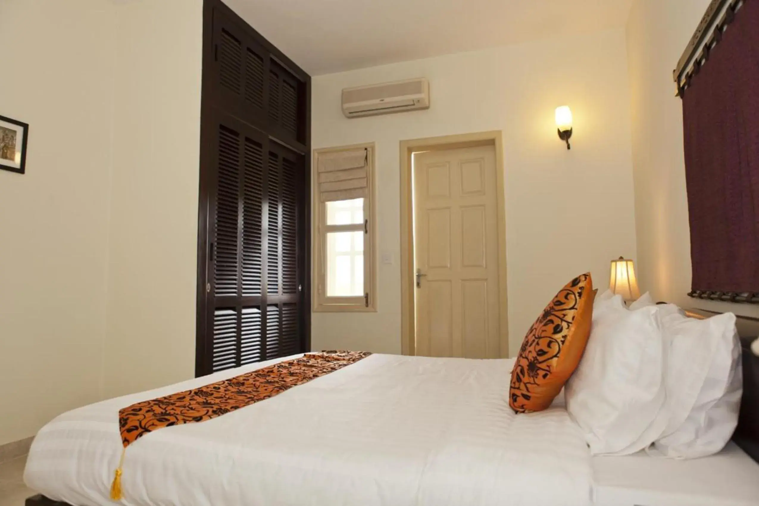 Three-Bedroom Apartment in Grand Residence Three-Bedroom Apartment in Grand Residence