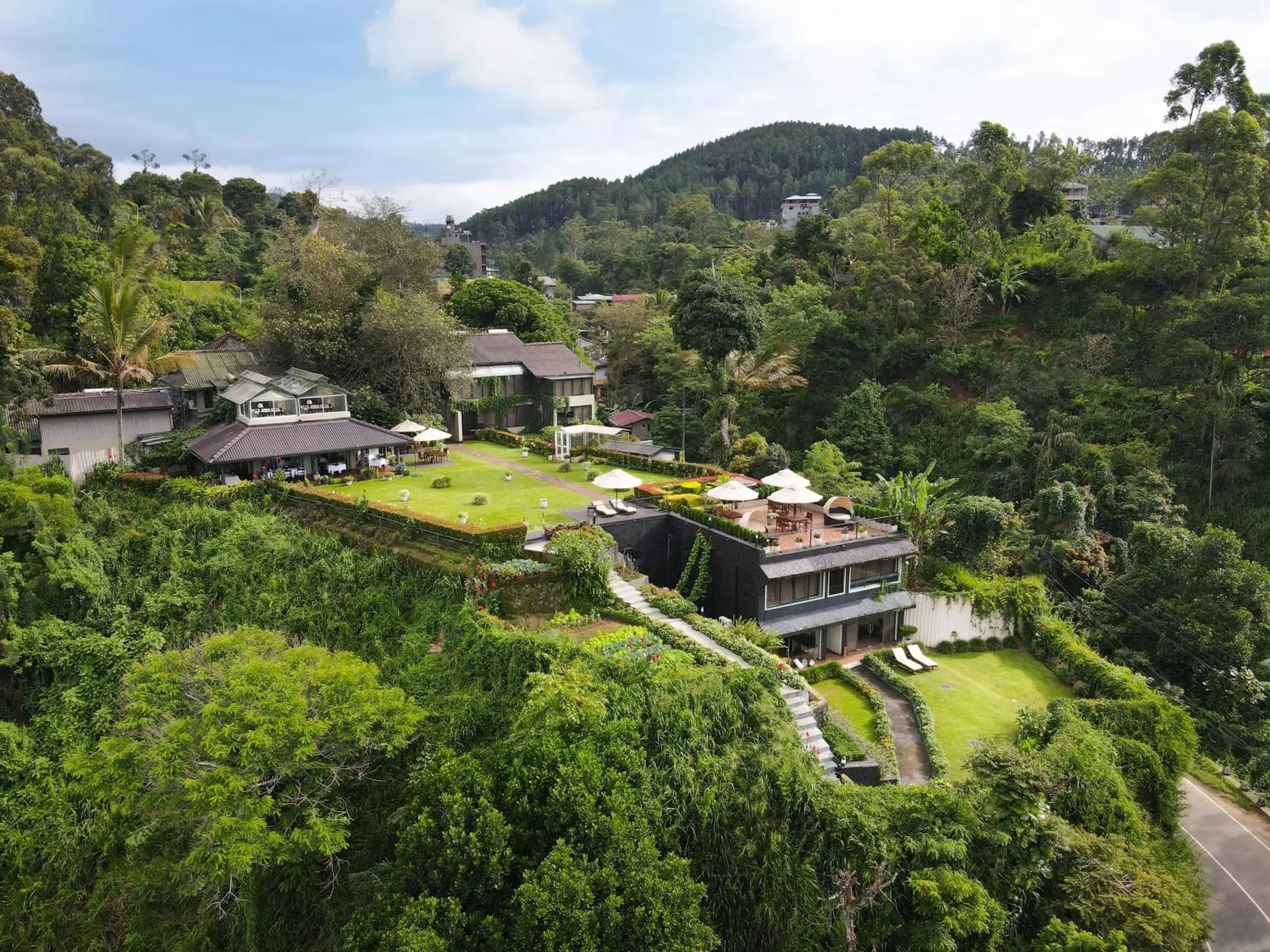 Property building in EKHO Ella - A Divine View of Ella Gap Property building in EKHO Ella - A Divine View of Ella Gap