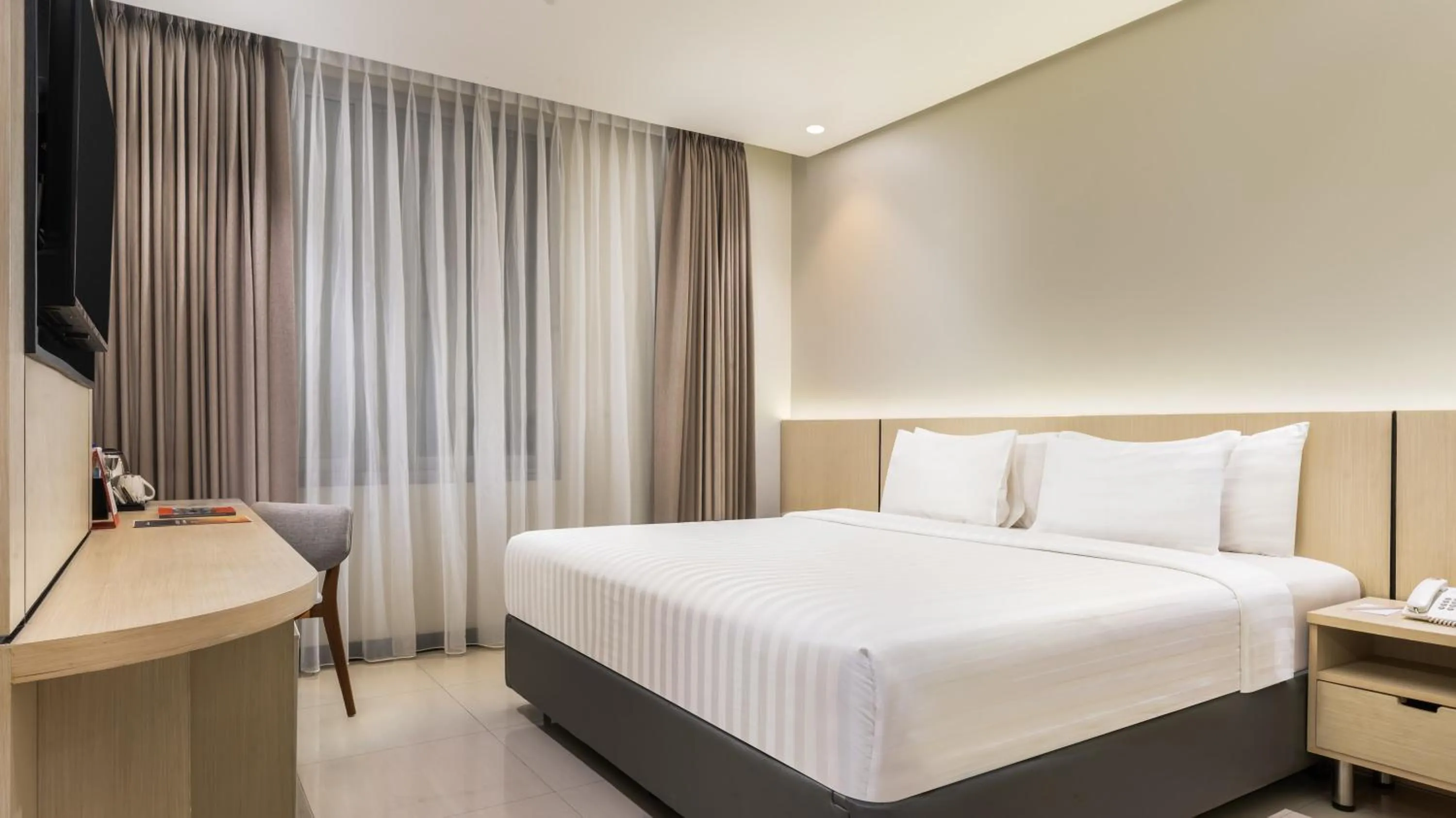 Bedroom, Bed in Swiss-Belexpress Jayapura