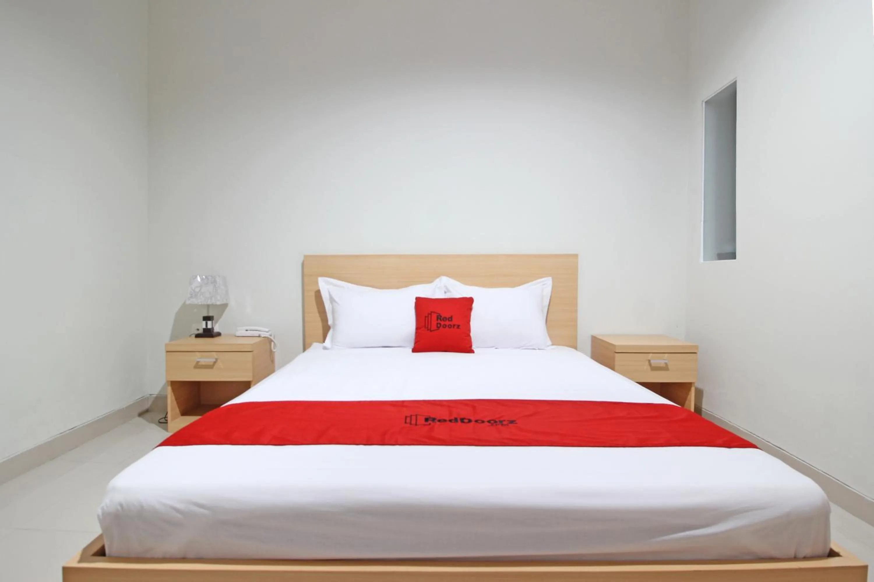 Bedroom, Bed in RedDoorz near AMIKOM Yogyakarta