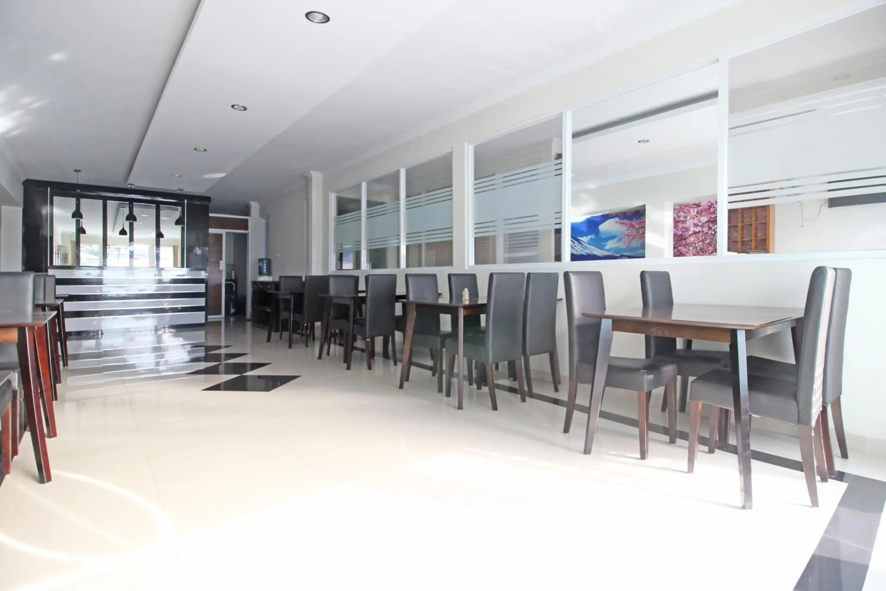 Restaurant/places to eat in RedDoorz near AMIKOM Yogyakarta Restaurant/places to eat in RedDoorz near AMIKOM Yogyakarta