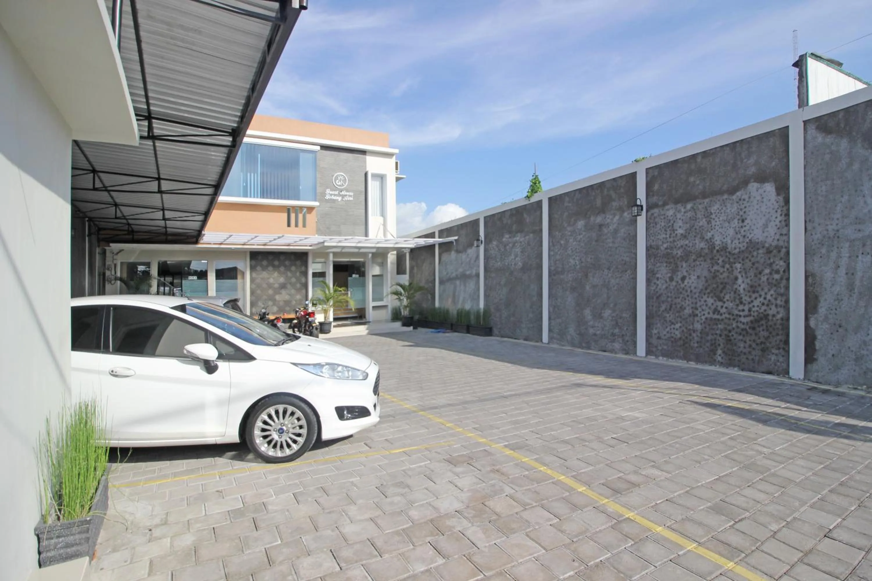 RedDoorz near AMIKOM Yogyakarta