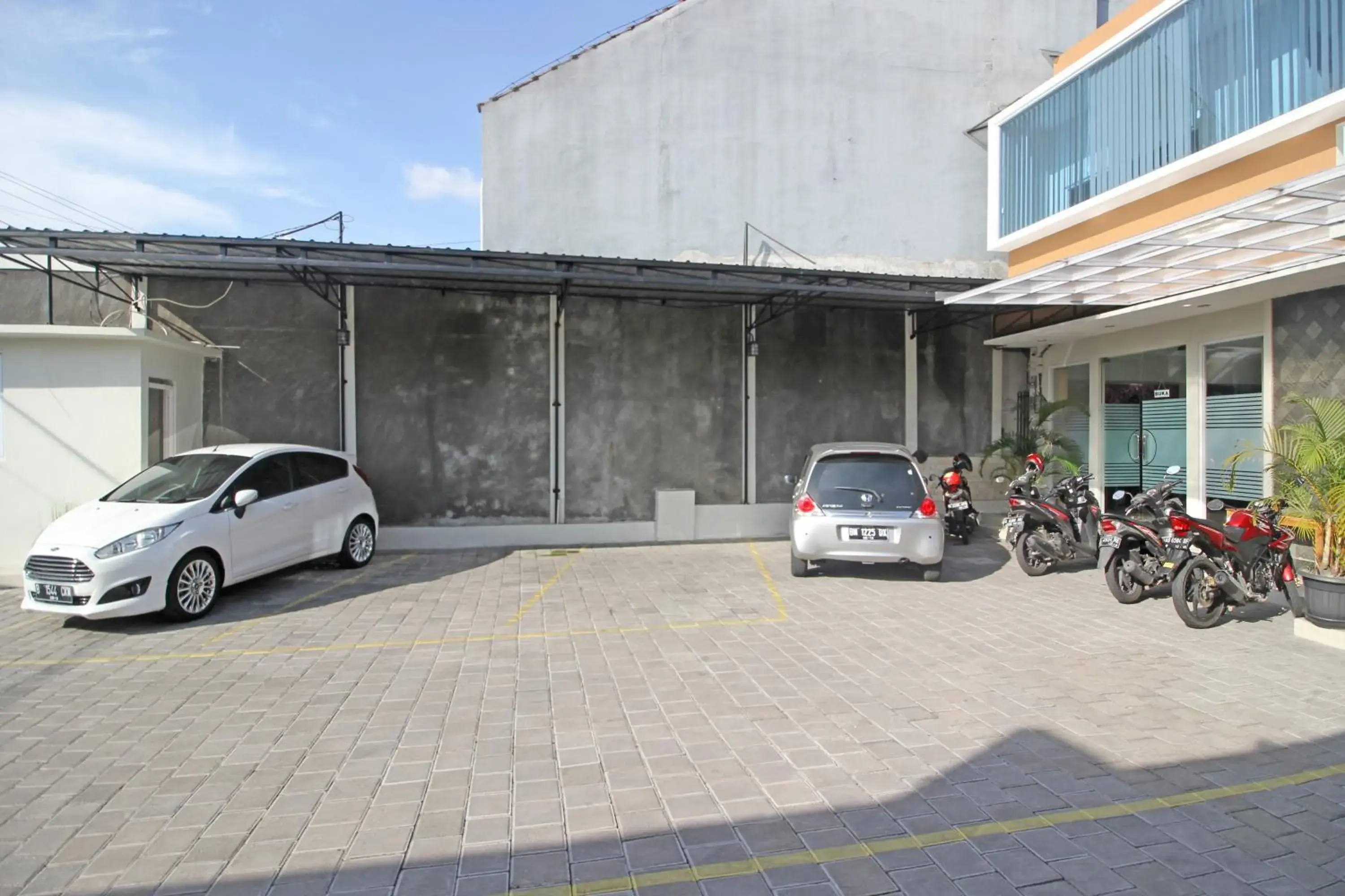 Property building in RedDoorz near AMIKOM Yogyakarta Property building in RedDoorz near AMIKOM Yogyakarta