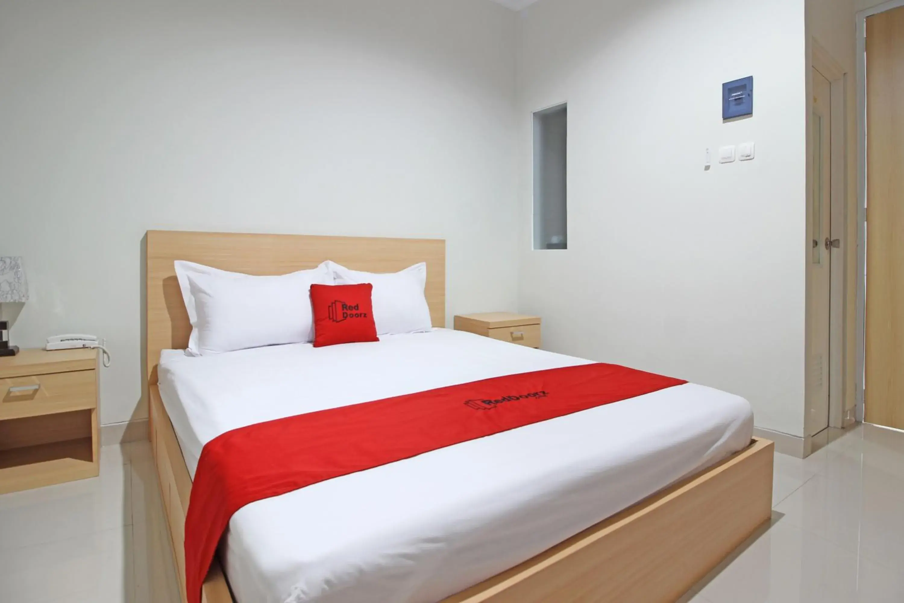 Bedroom, Bed in RedDoorz near AMIKOM Yogyakarta Bedroom, Bed in RedDoorz near AMIKOM Yogyakarta