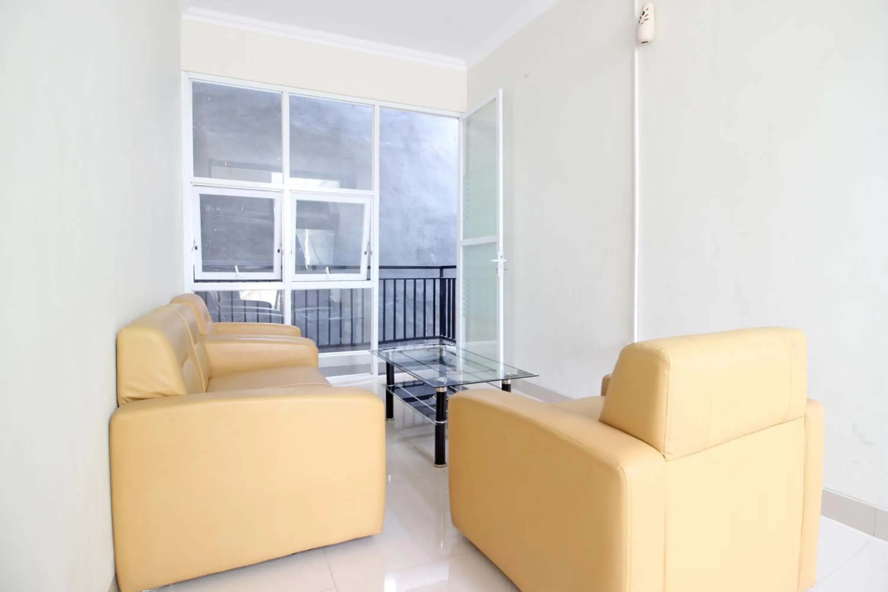 Lobby or reception in RedDoorz near AMIKOM Yogyakarta Lobby or reception in RedDoorz near AMIKOM Yogyakarta