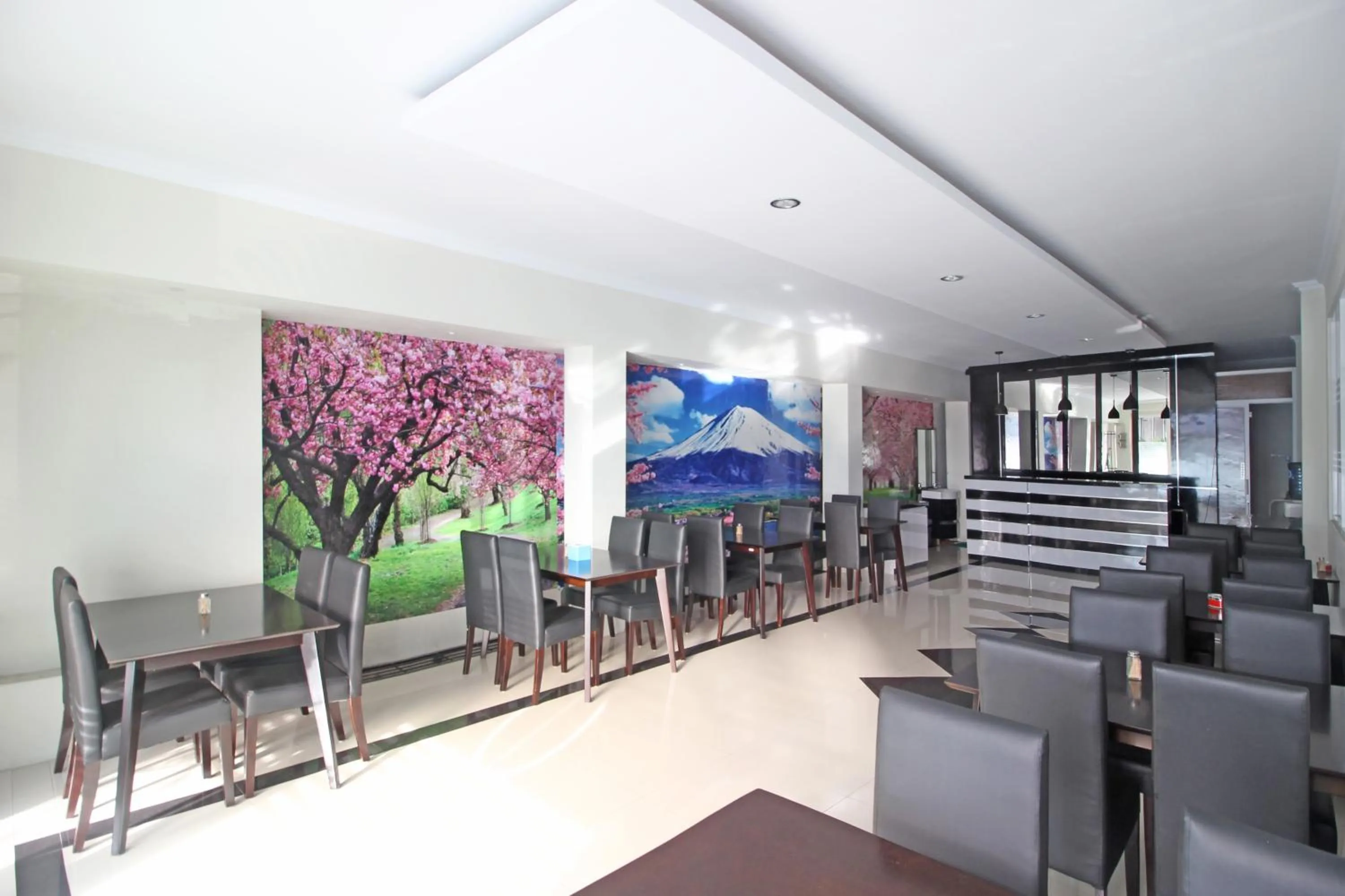 Restaurant/places to eat in RedDoorz near AMIKOM Yogyakarta