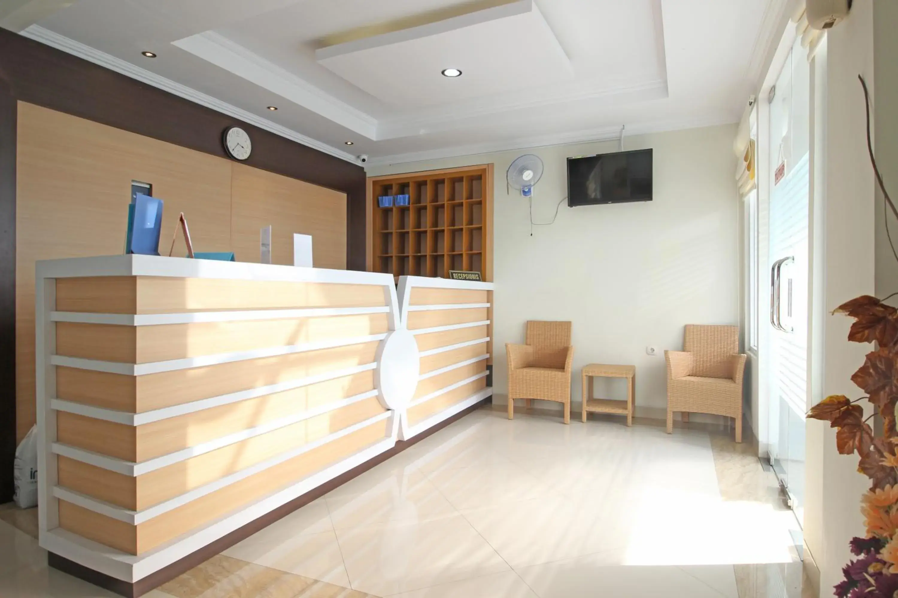 Lobby or reception in RedDoorz near AMIKOM Yogyakarta Lobby or reception in RedDoorz near AMIKOM Yogyakarta