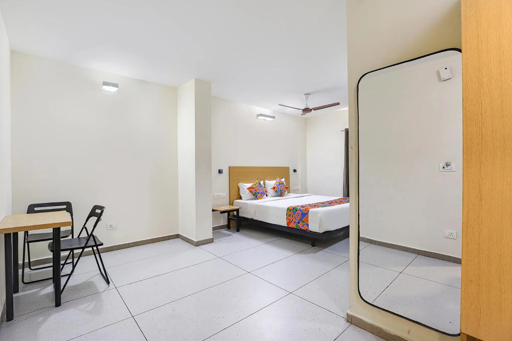 Bed in Super Townhouse 056 T Nagar Chennai Near AGS Cinemas T Nagar