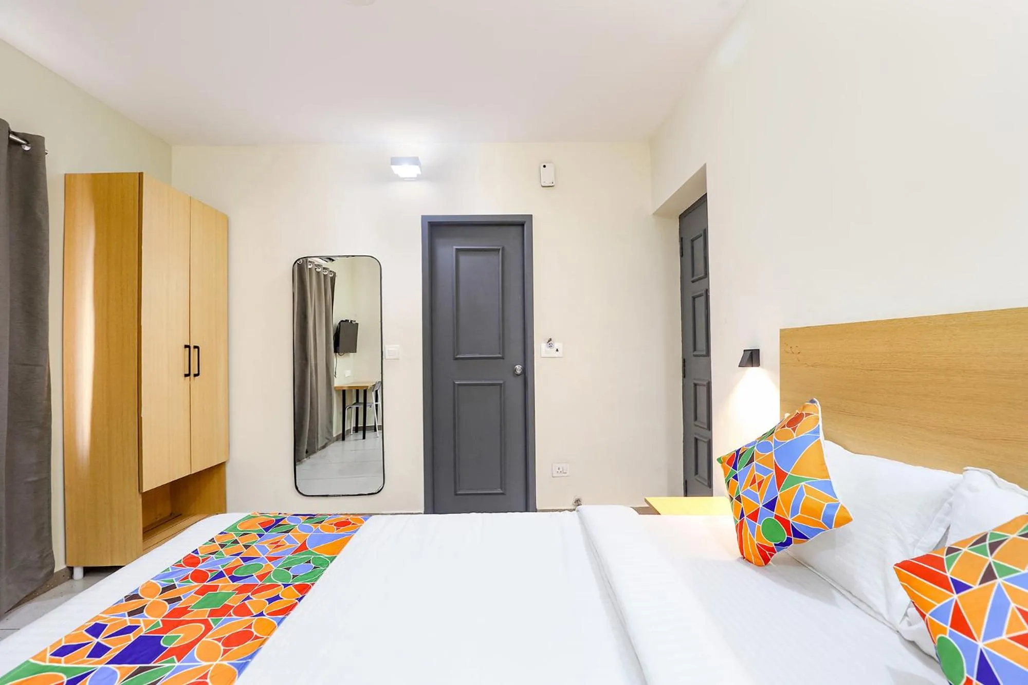 Bed in Super Townhouse 056 T Nagar Chennai Near AGS Cinemas T Nagar