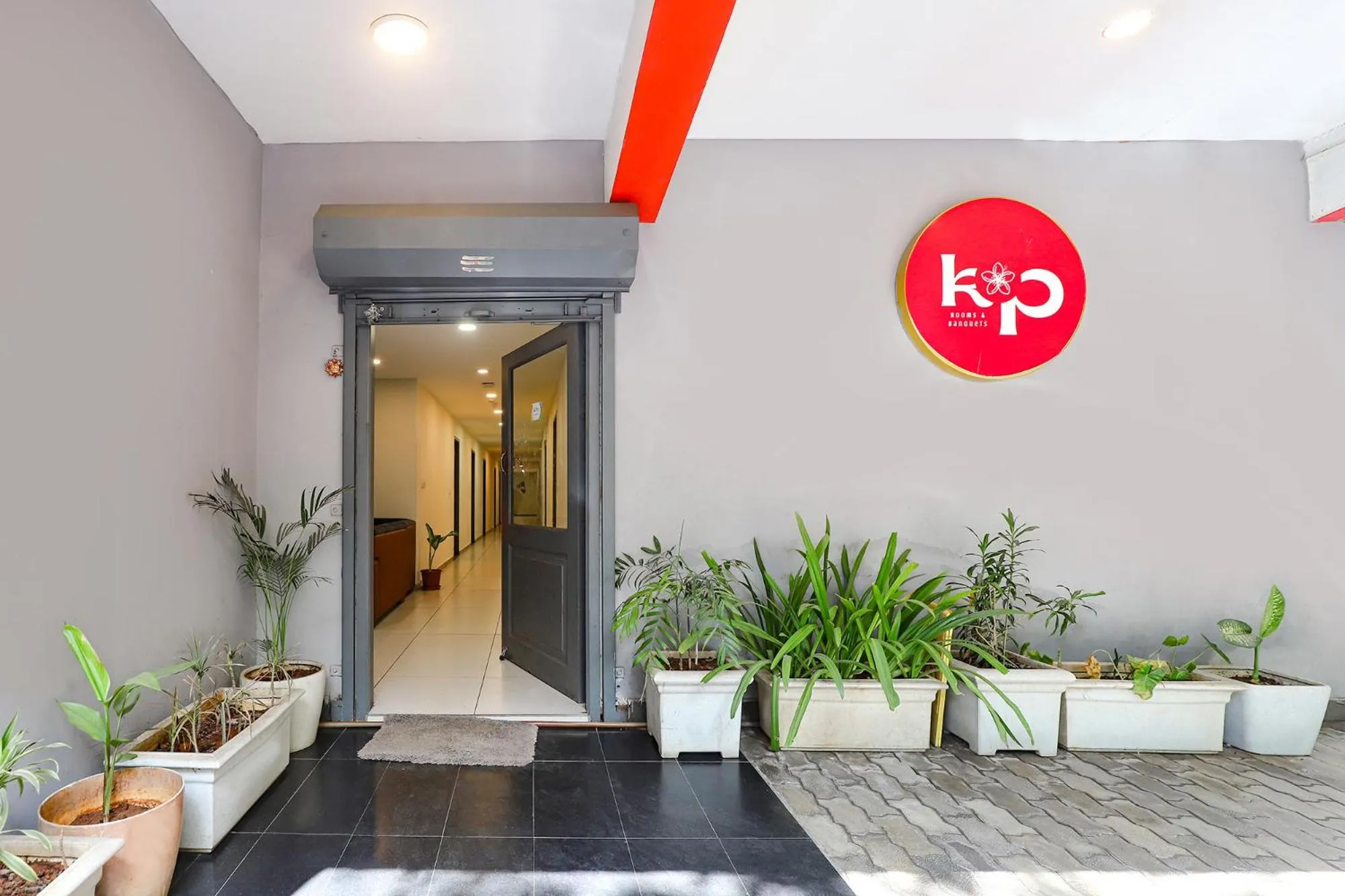 Facade/entrance in Super Townhouse 056 T Nagar Chennai Near AGS Cinemas T Nagar