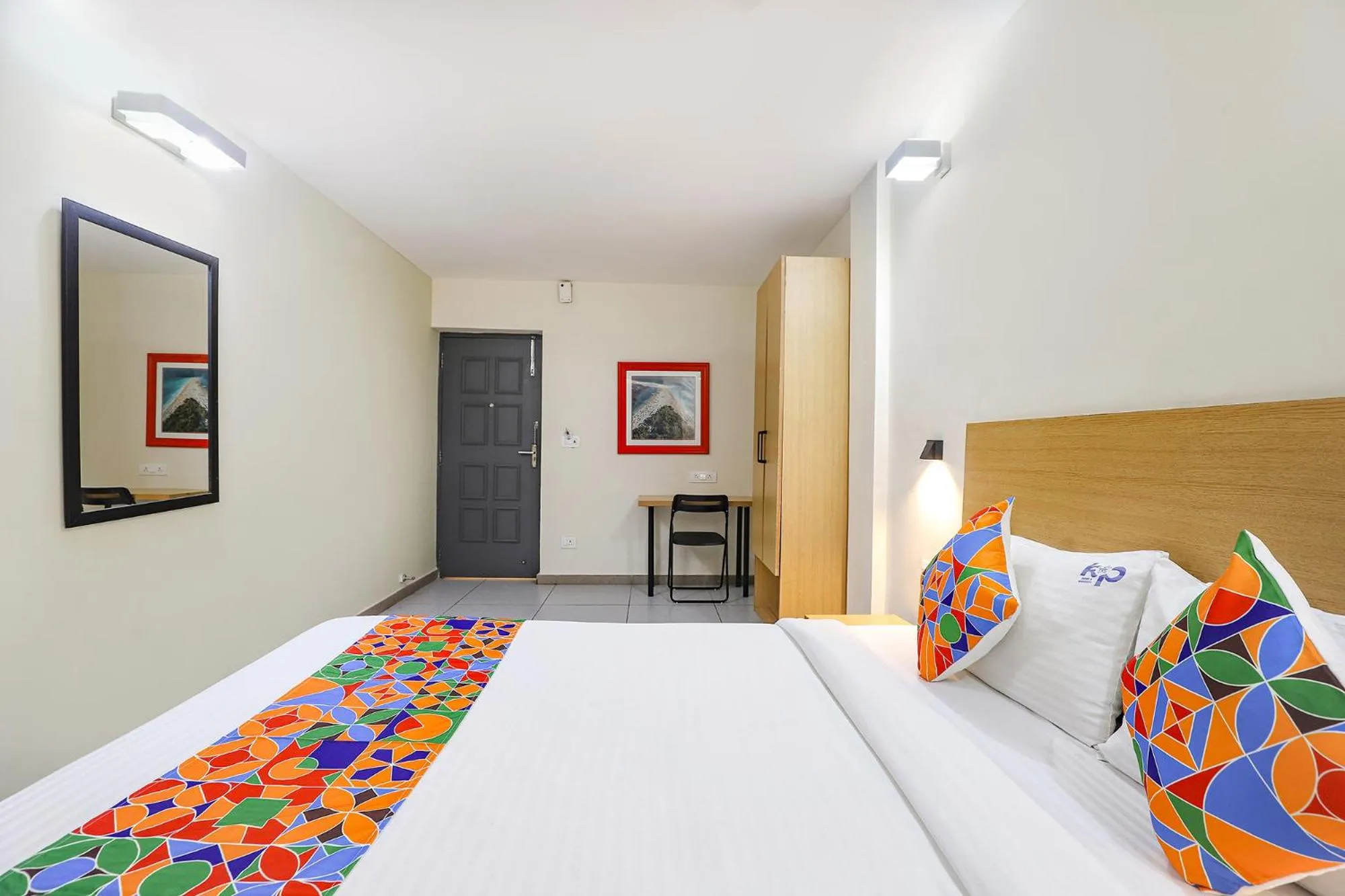 Bed in Super Townhouse 056 T Nagar Chennai Near AGS Cinemas T Nagar