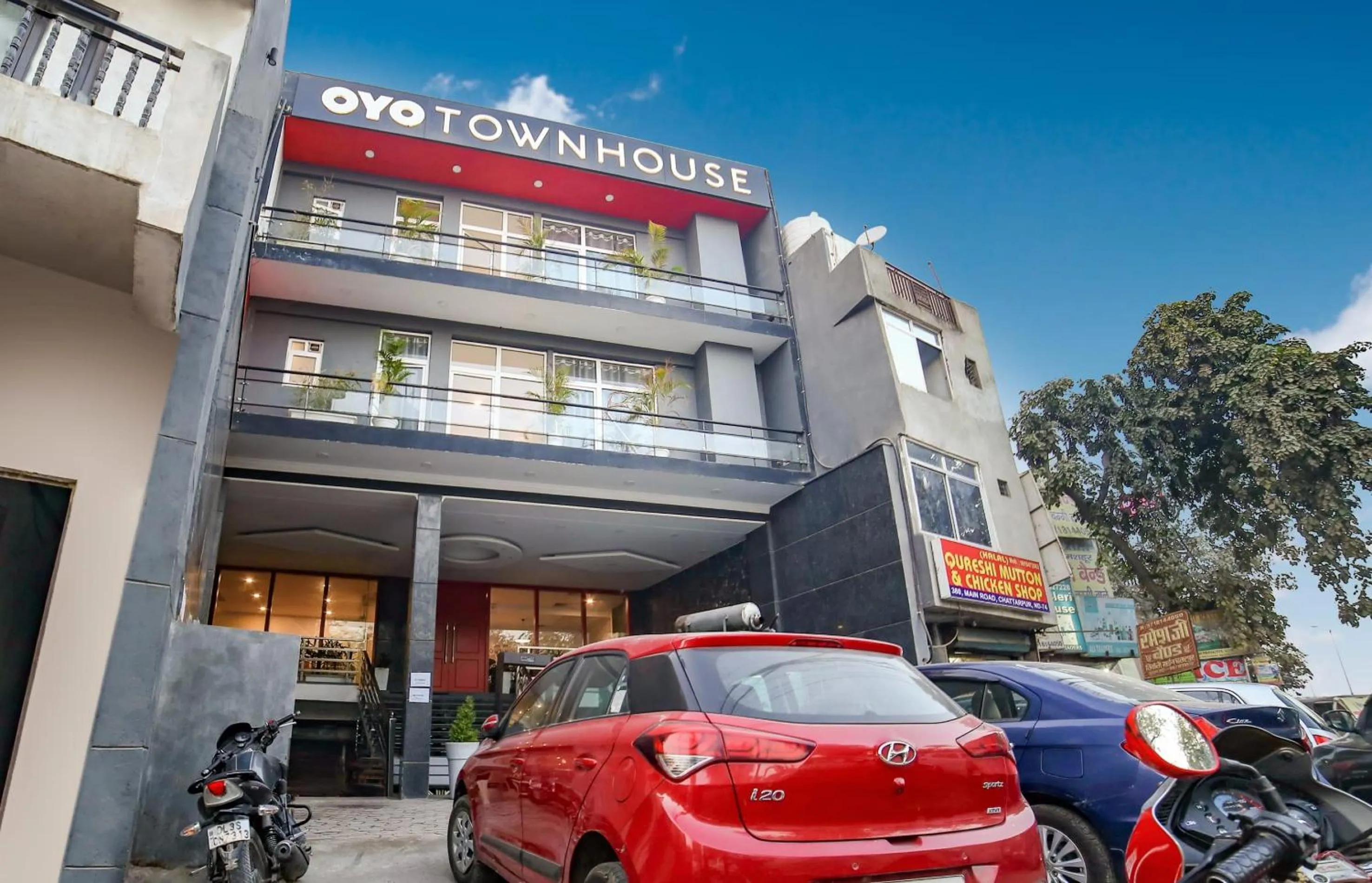 Facade/entrance in Townhouse Chattarpur Opp. Tivoli Garden Near Chhatarpur Metro Station