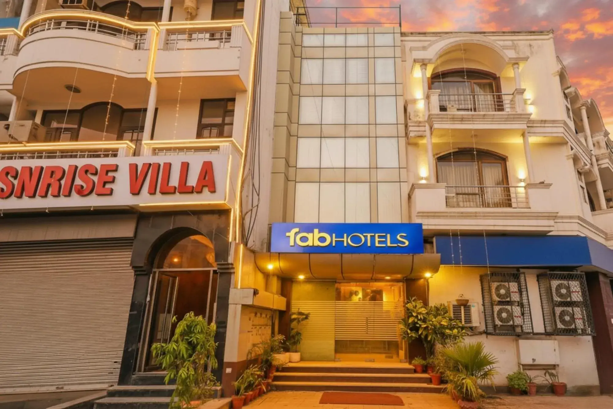 Property building in Via Le Grand Property building in Via Le Grand