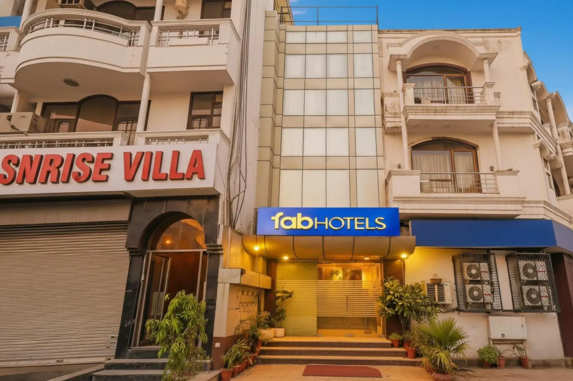 Property building in Via Le Grand Property building in Via Le Grand