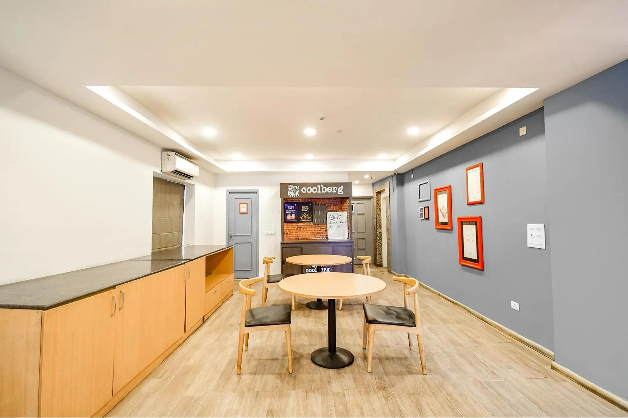 Seating area in FabHotel Airport Green Arcade - near Kolkata Airport