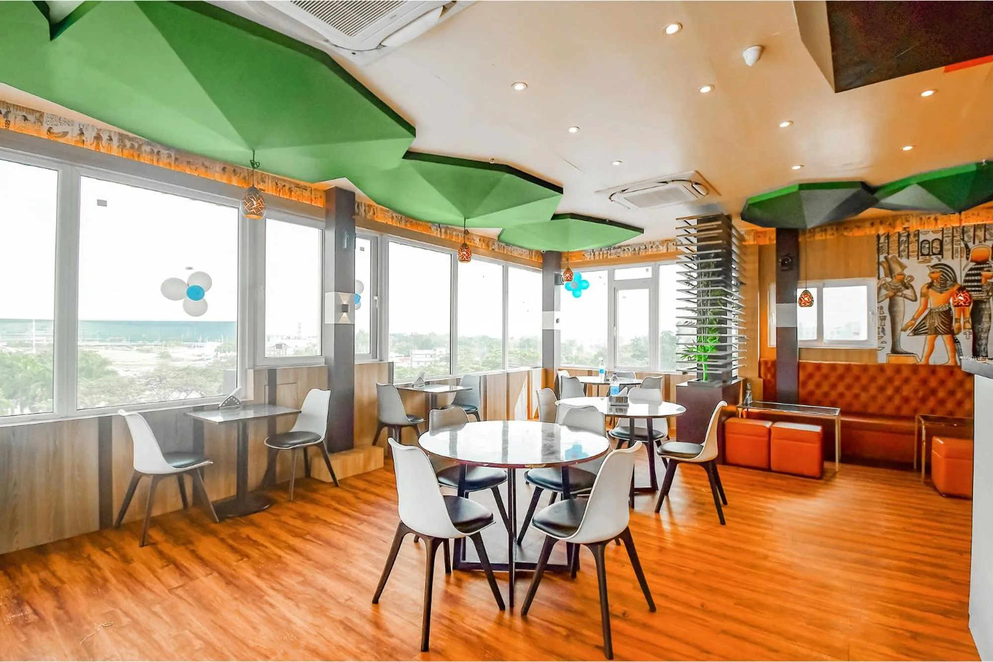 Restaurant/places to eat in FabHotel Airport Green Arcade - near Kolkata Airport