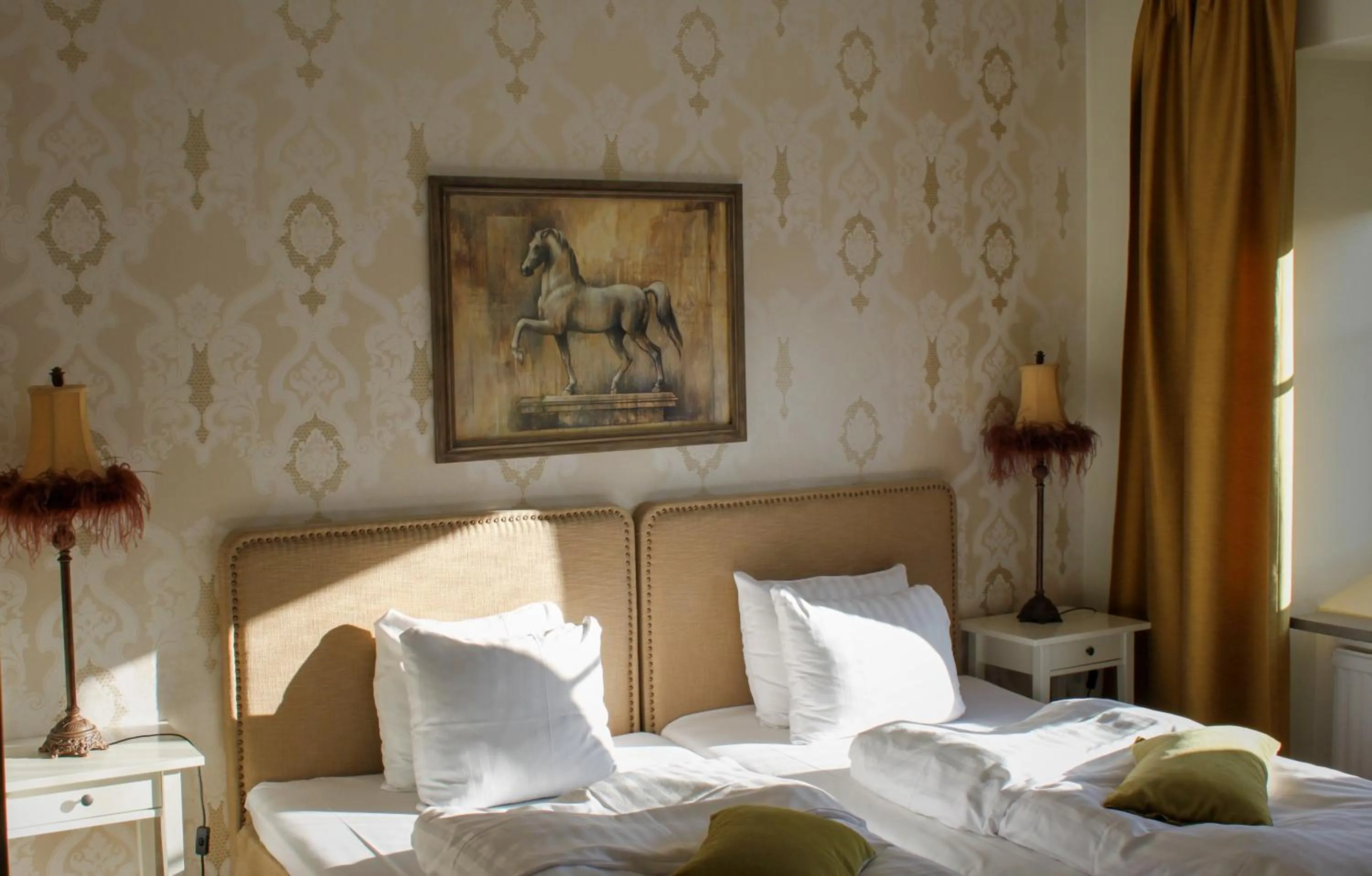 Bed in Rosersbergs Slottshotell