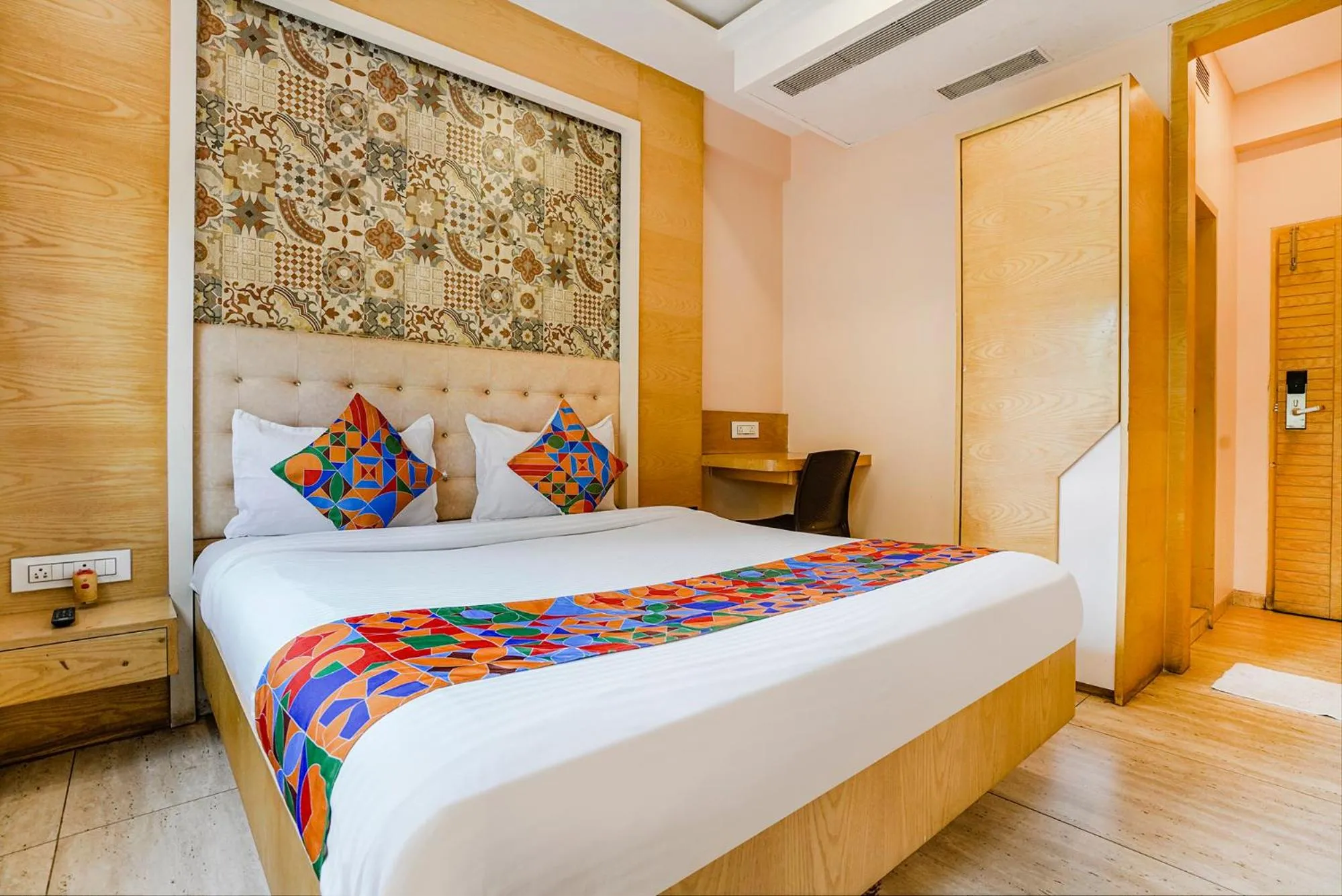 Bed in FabHotel Neelkamal - Chembur
