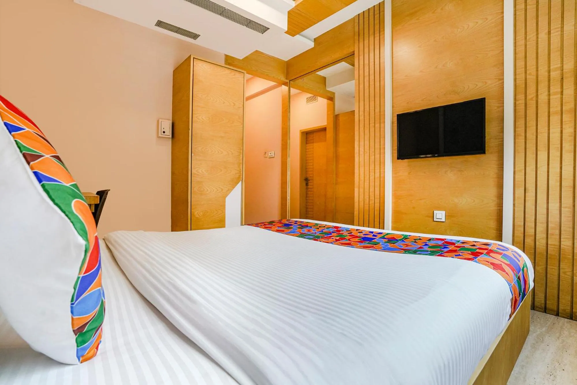 Bed in FabHotel Neelkamal - Chembur