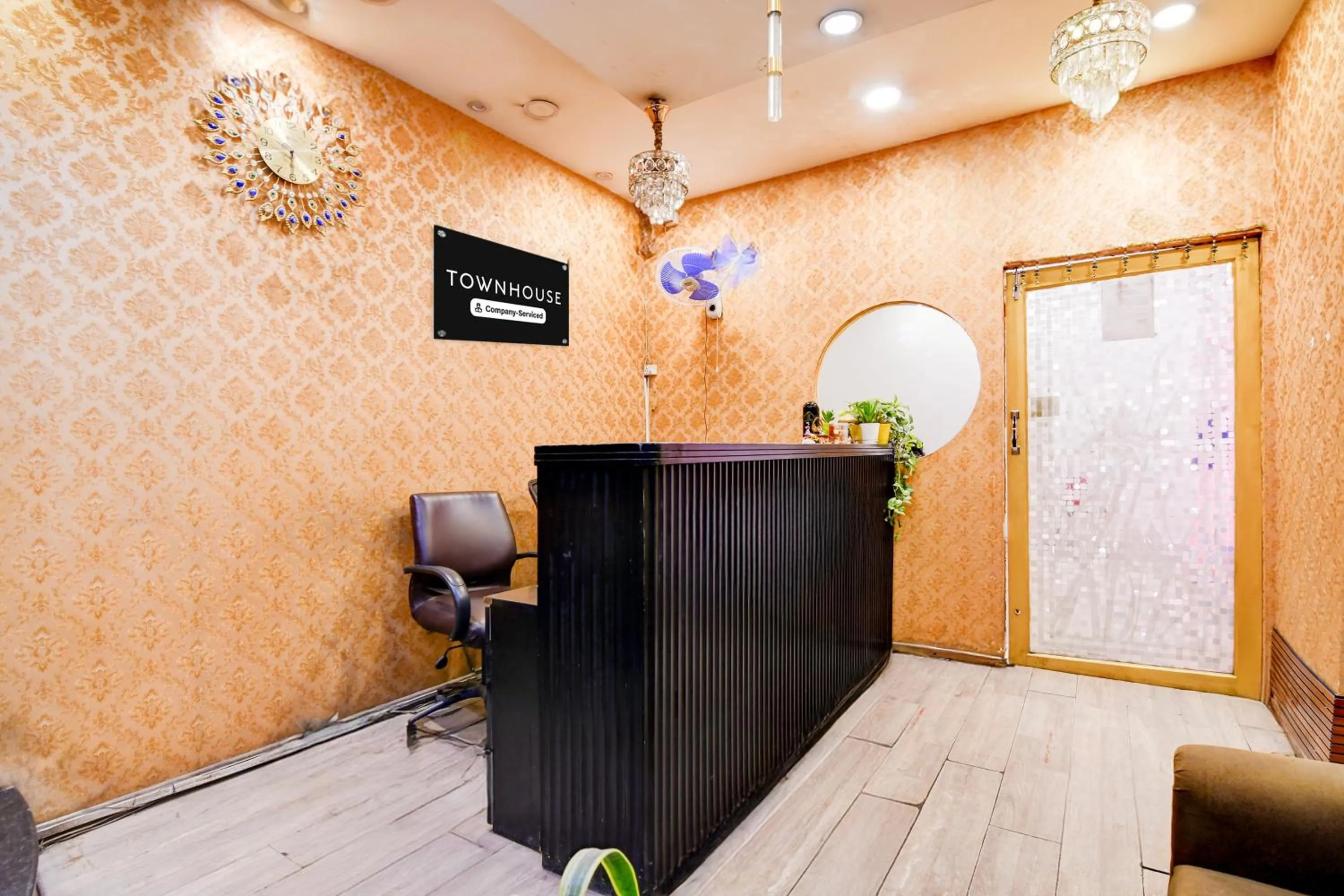 Lobby or reception in Super Townhouse Science City Formerly Hotel Mannat International