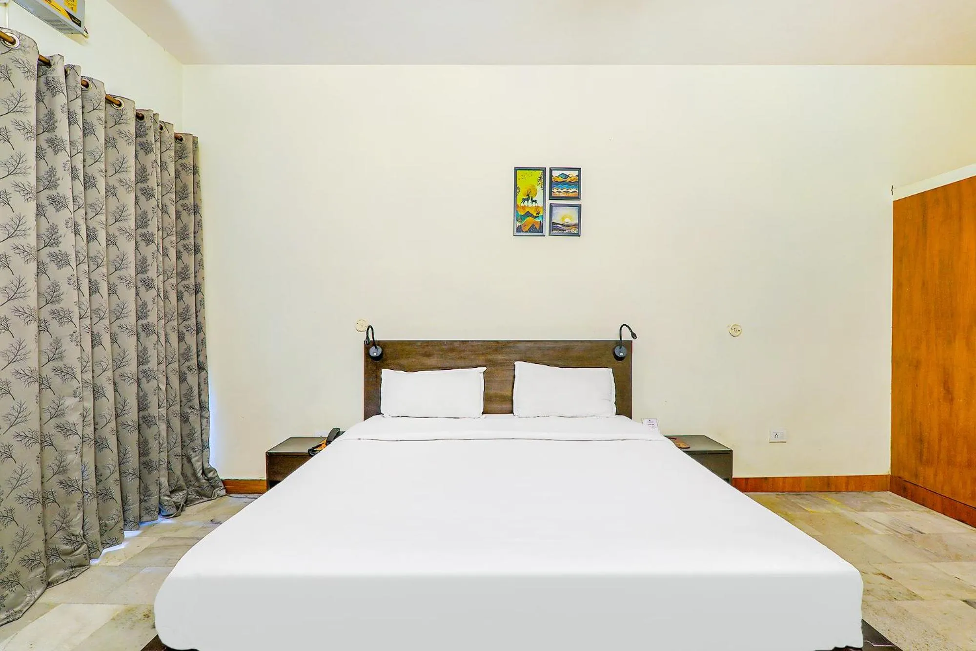 Bed in Hotel Executive