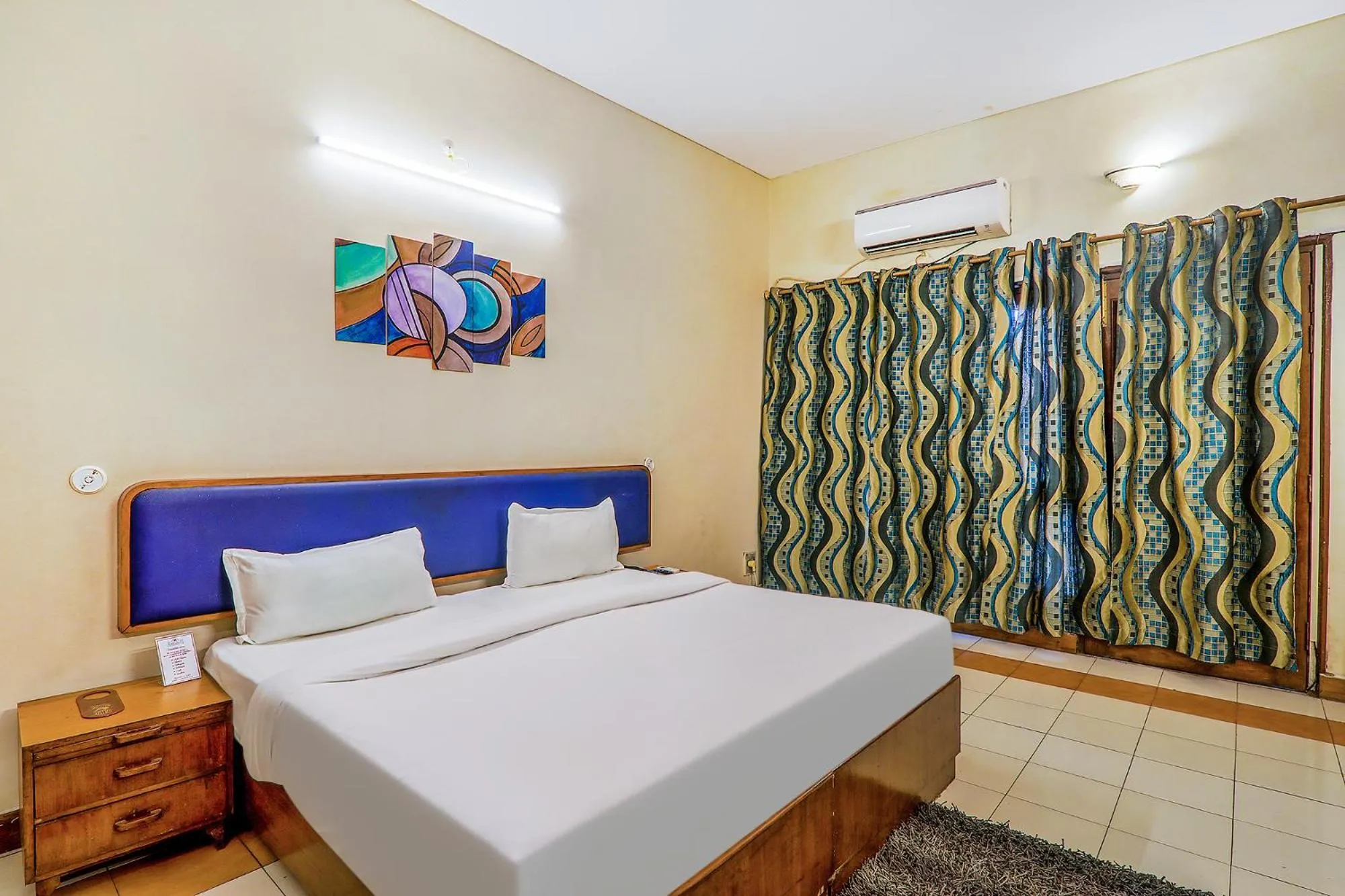 Bed in Hotel Executive