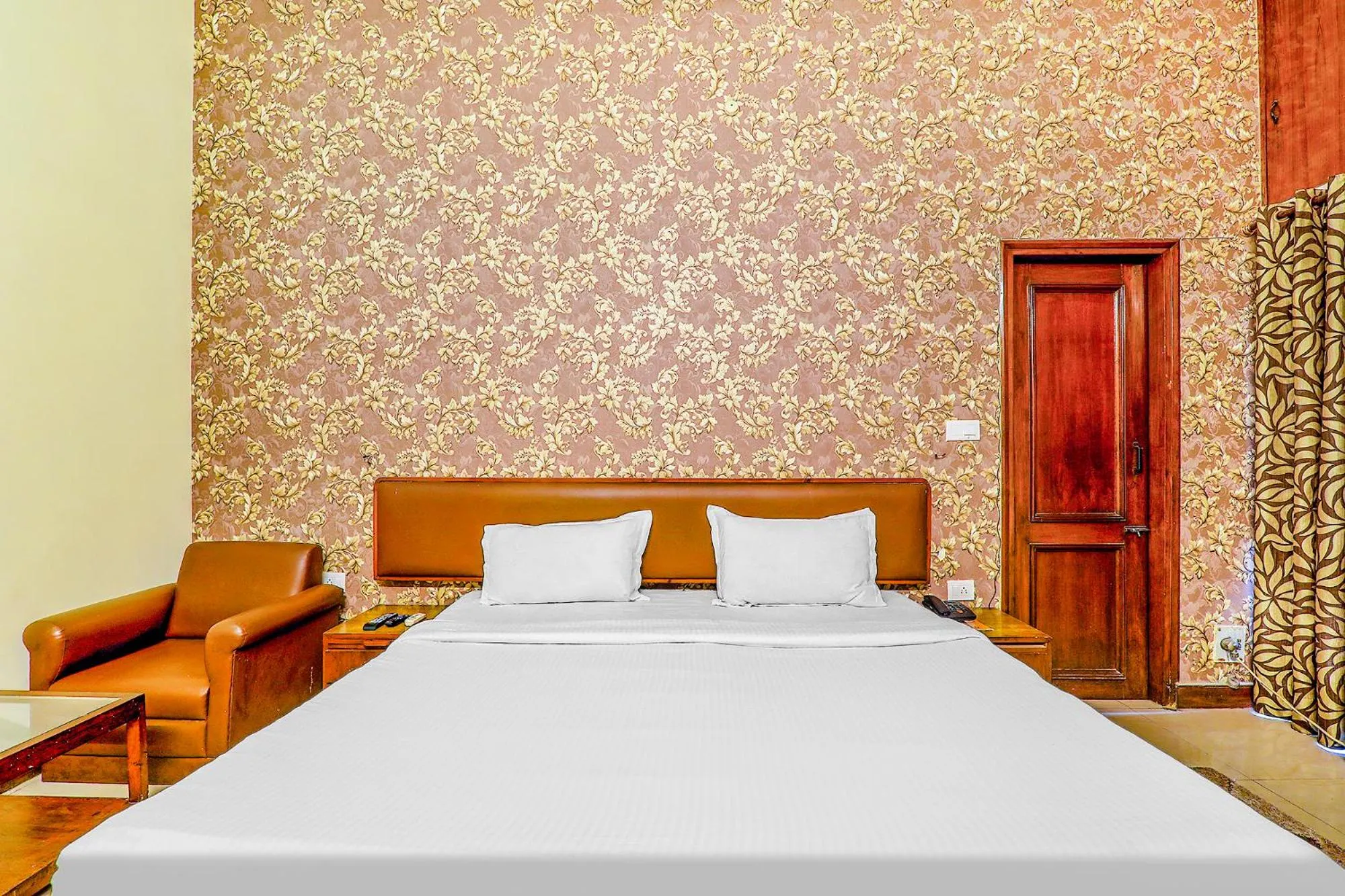 Bed in Hotel Executive