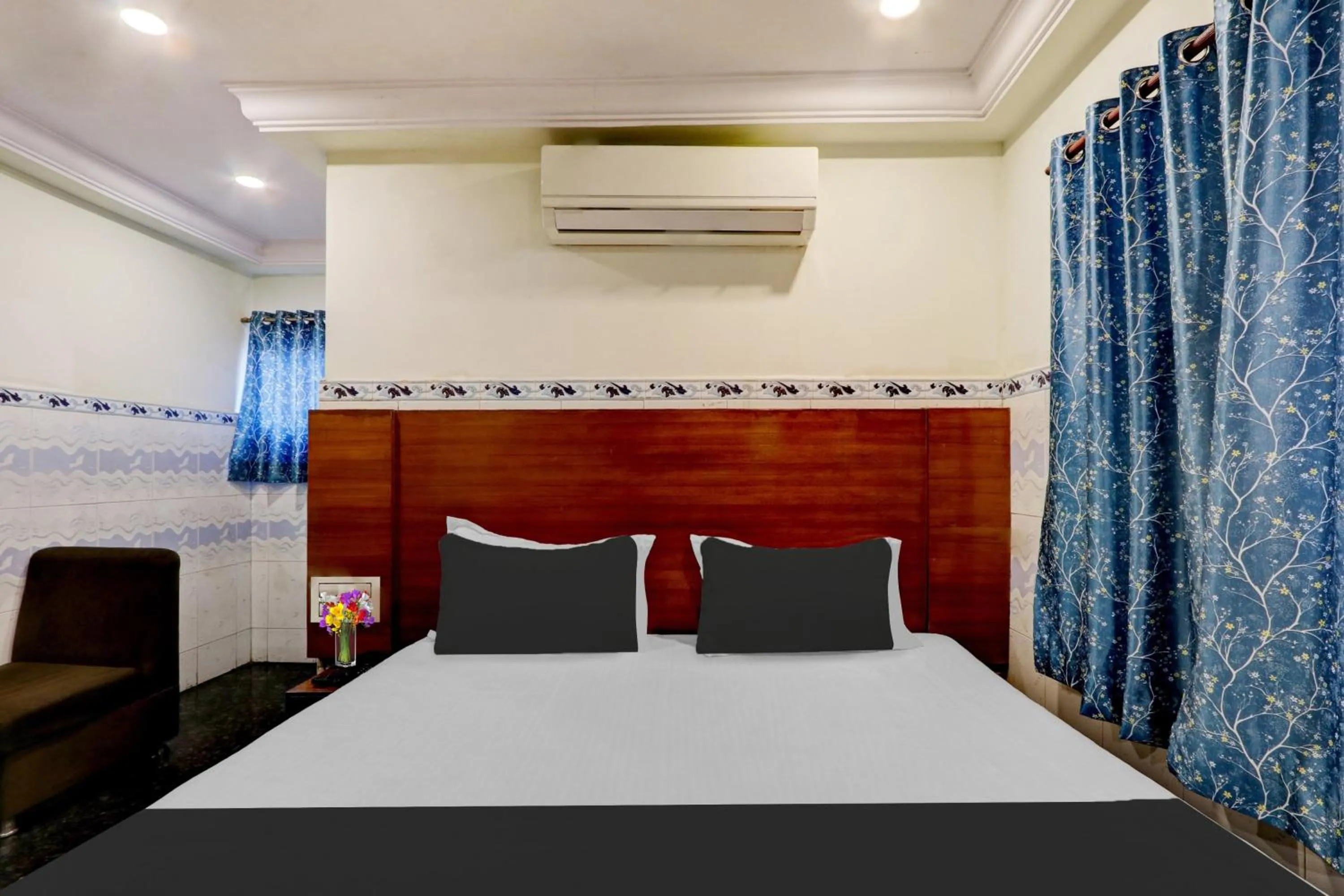 Bedroom, Bed in Collection O M G Road