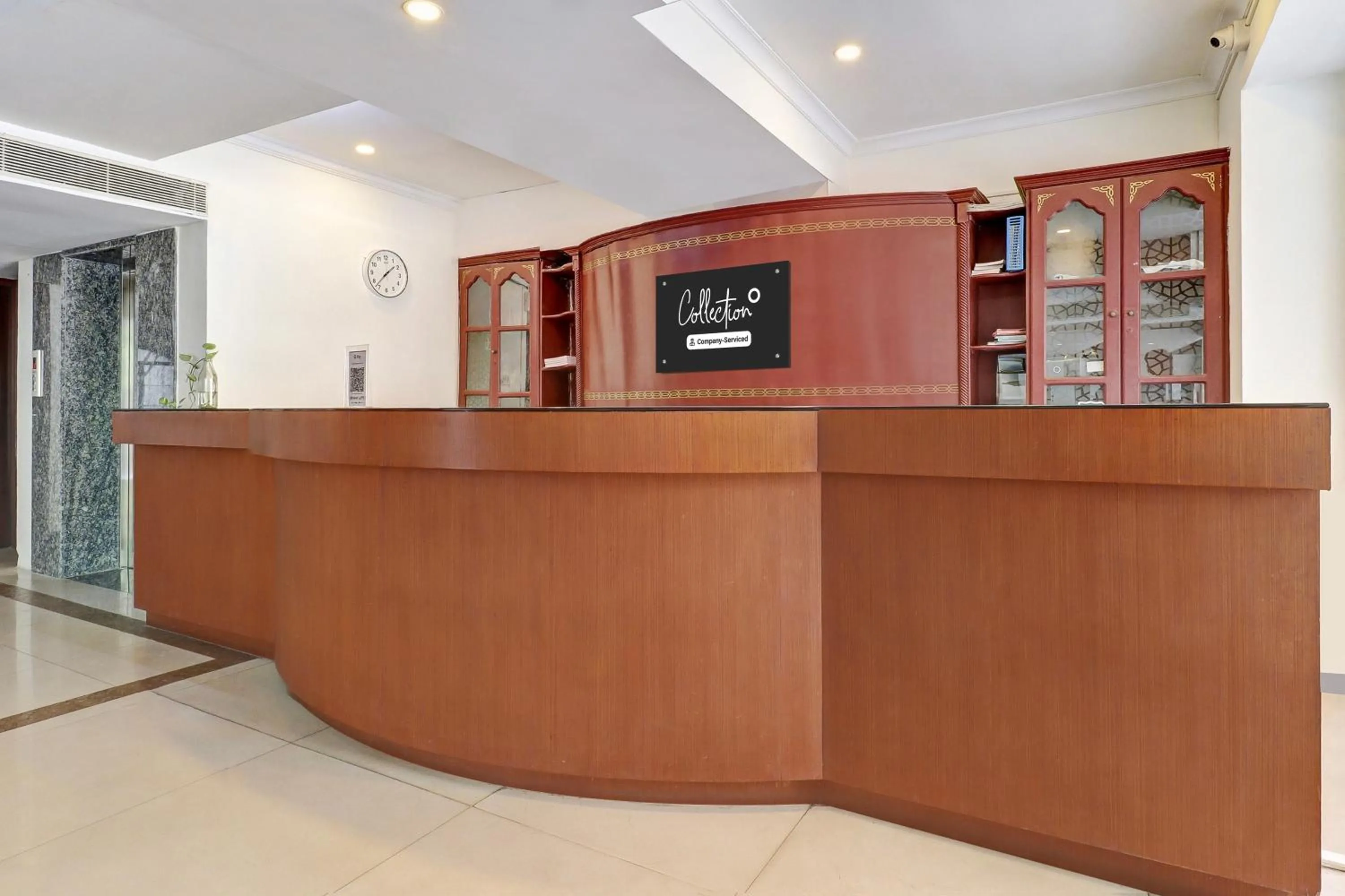 Lobby or reception in Collection O M G Road