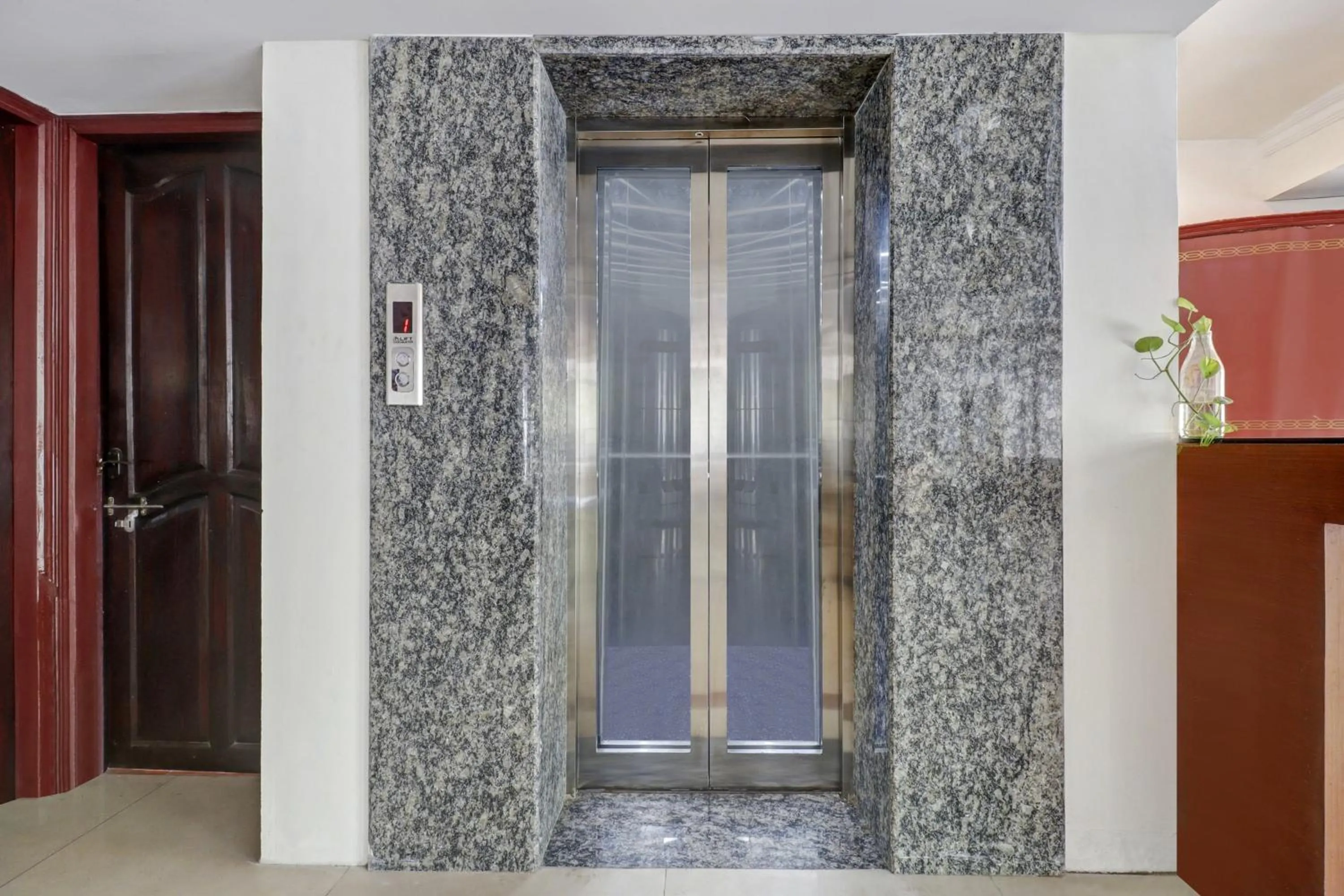 Lobby or reception in Collection O M G Road