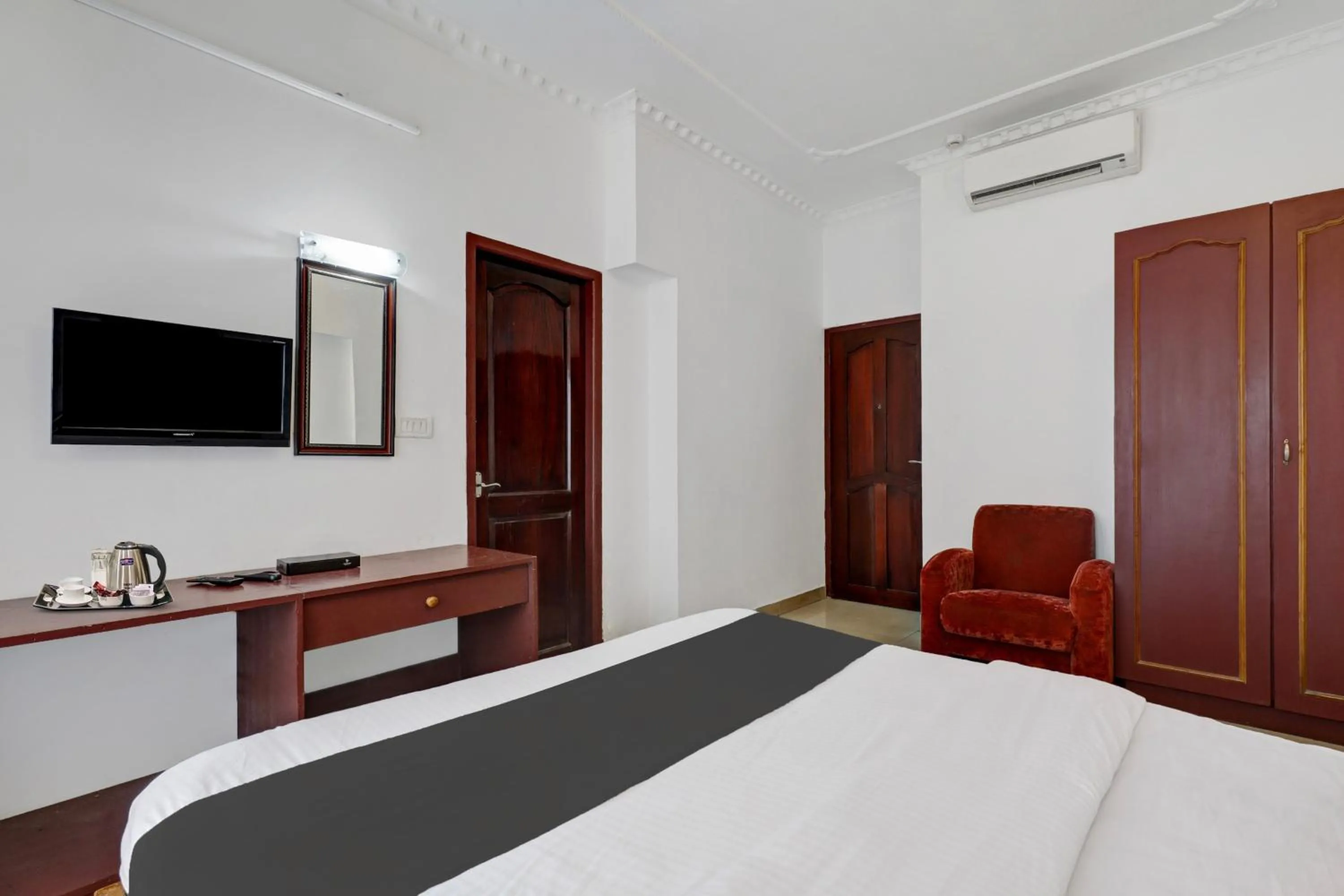 Bedroom, Bed in Collection O M G Road