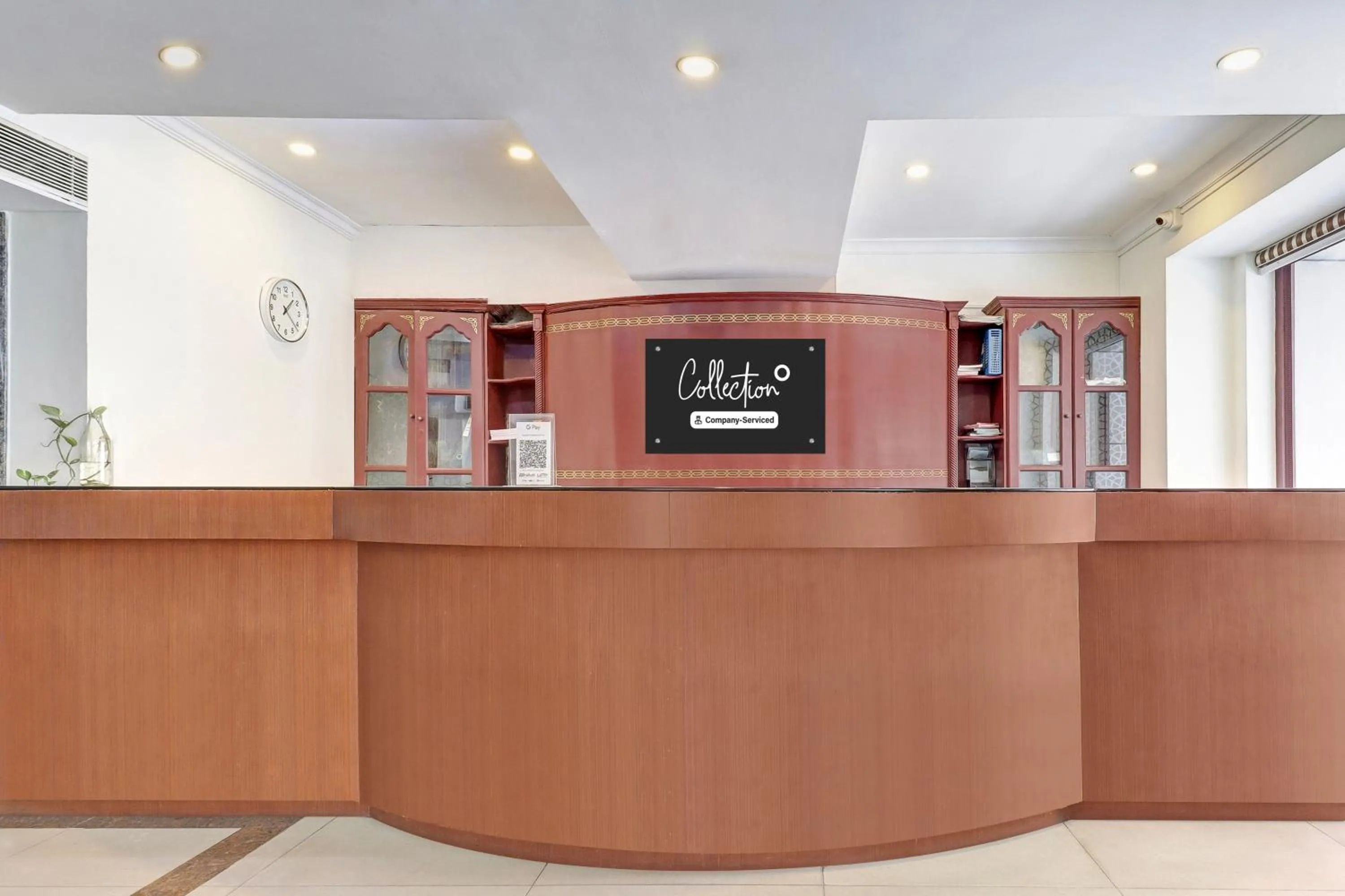 Lobby or reception in Collection O M G Road