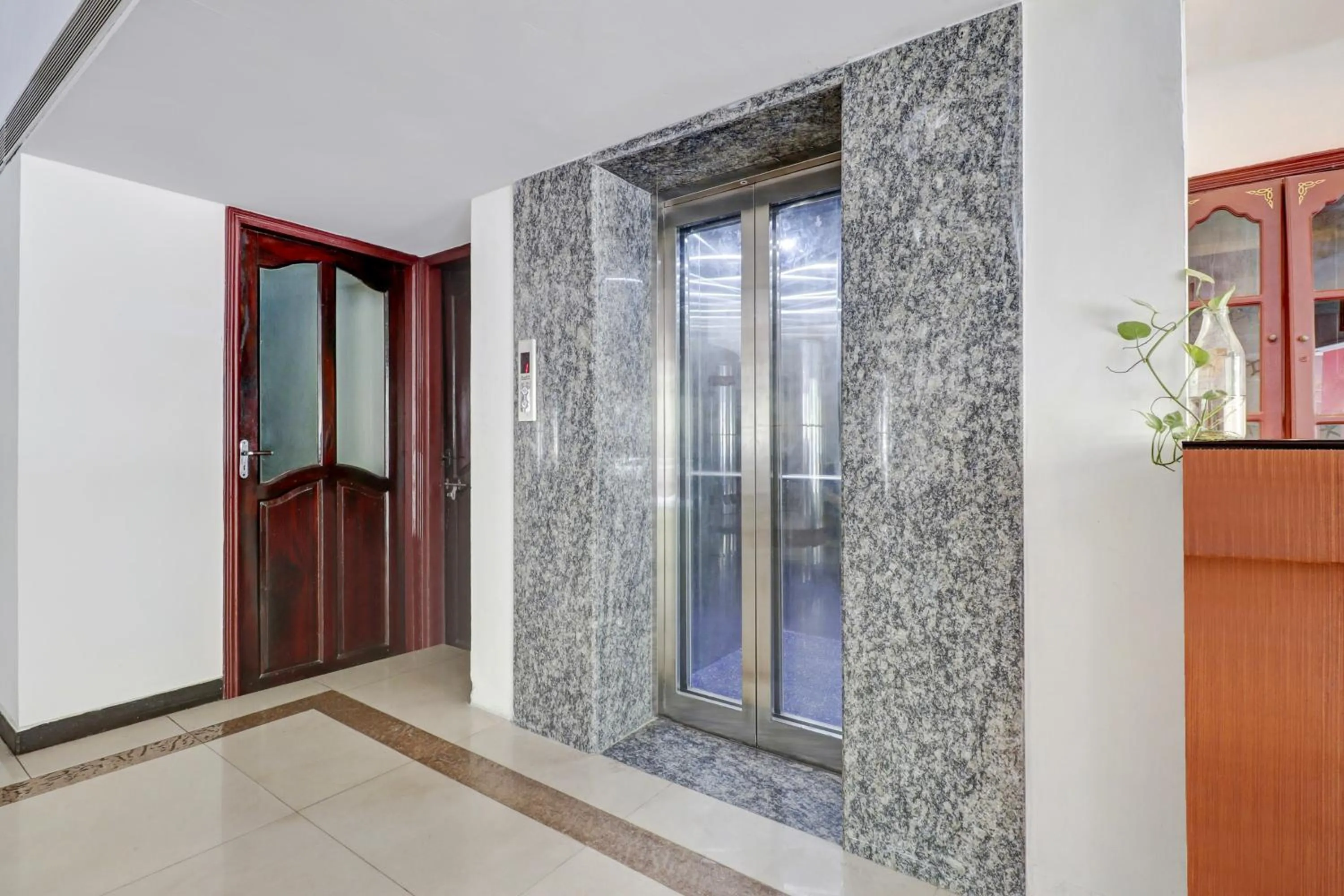 Lobby or reception in Collection O M G Road