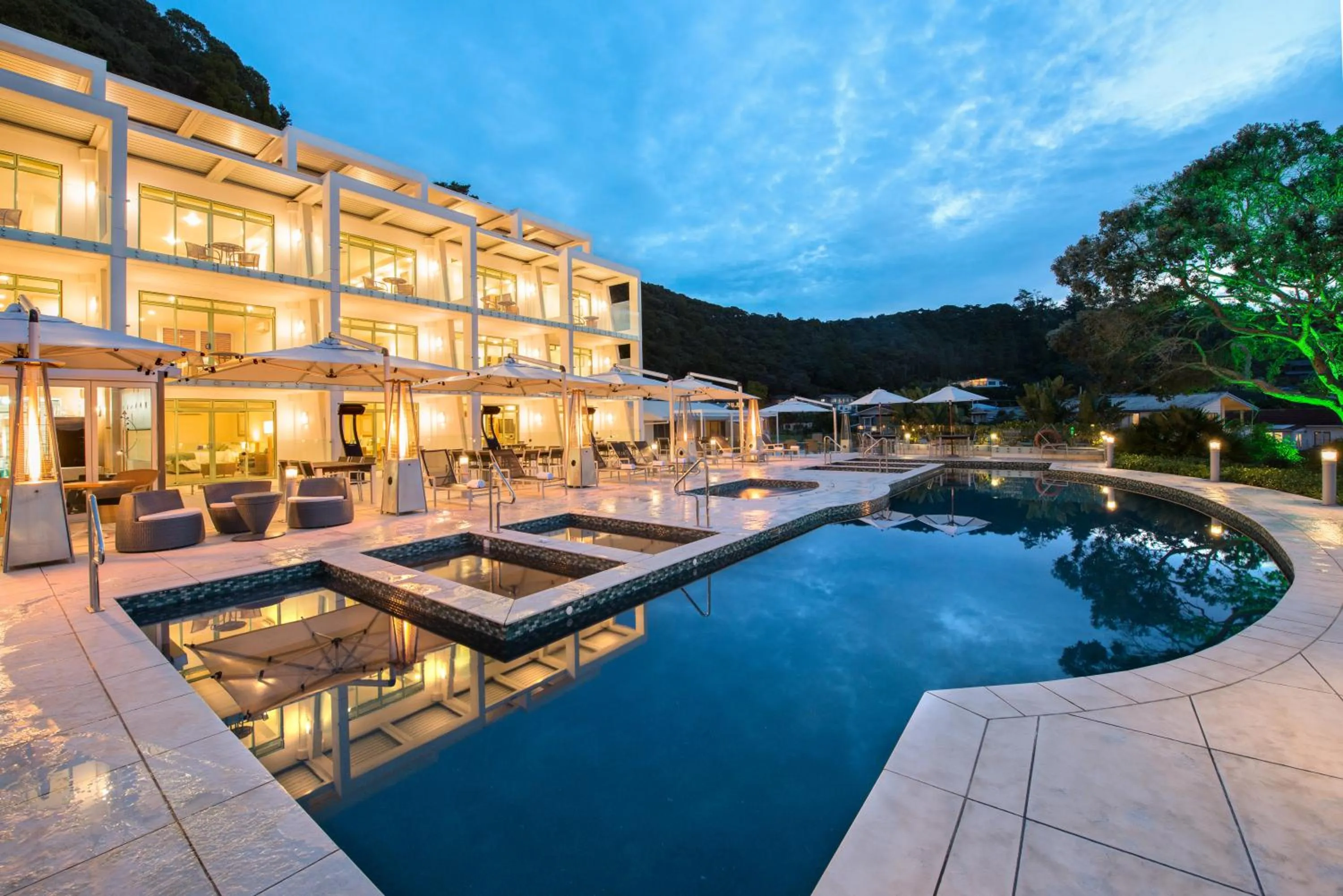 Facade/entrance in Paihia Beach Resort & Spa Hotel