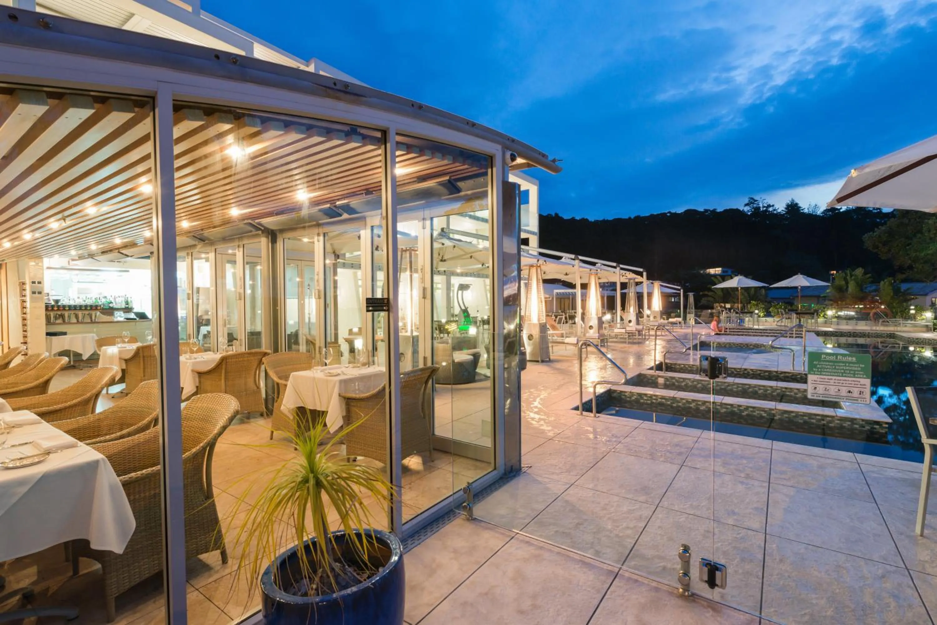 Facade/entrance in Paihia Beach Resort & Spa Hotel