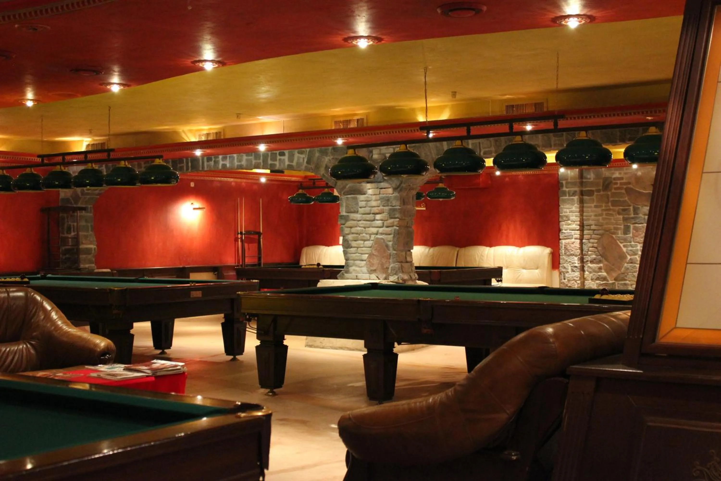 Billiard in Hotel Meduza