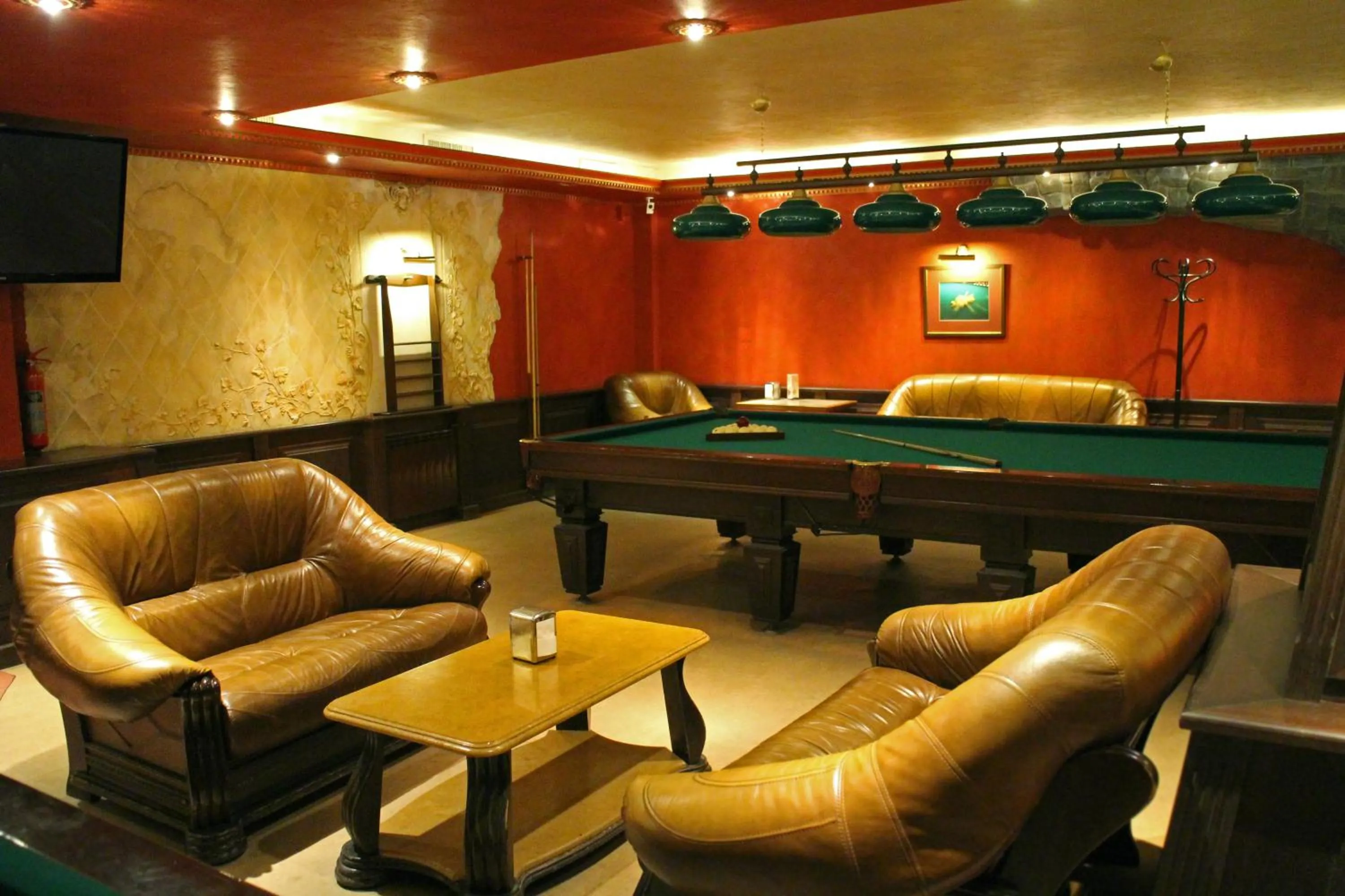 Billiard in Hotel Meduza