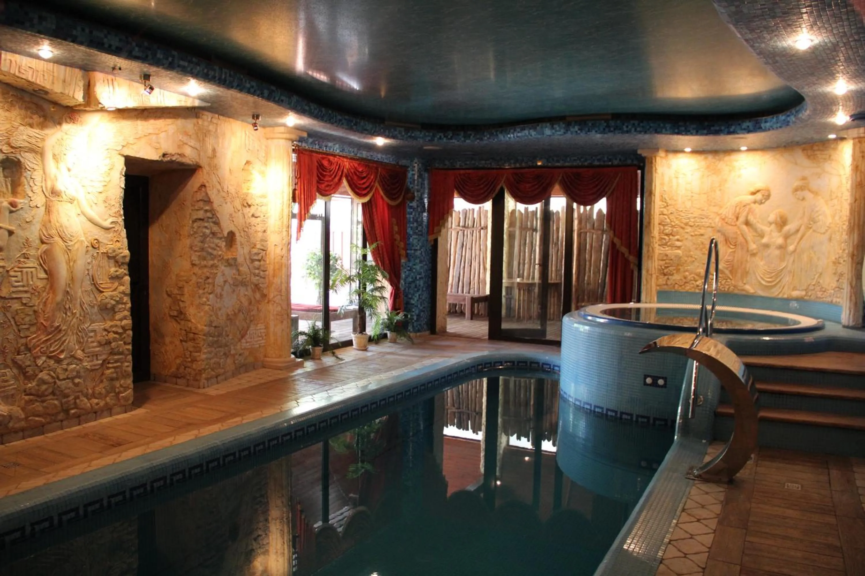 Swimming pool in Hotel Meduza
