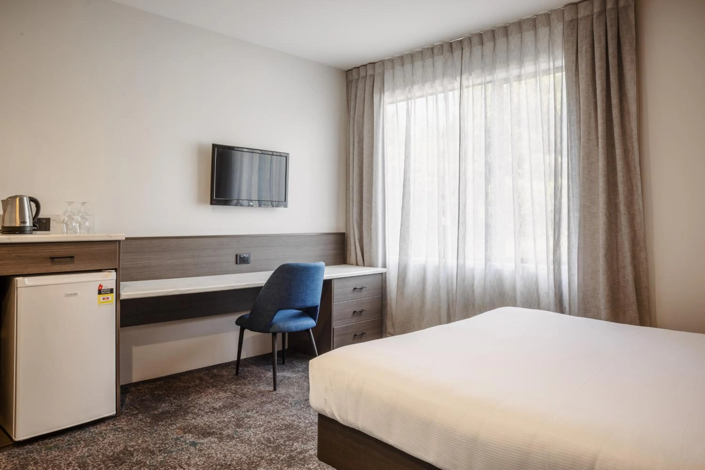 TV and multimedia, Bed in Heartland Hotel Auckland Airport