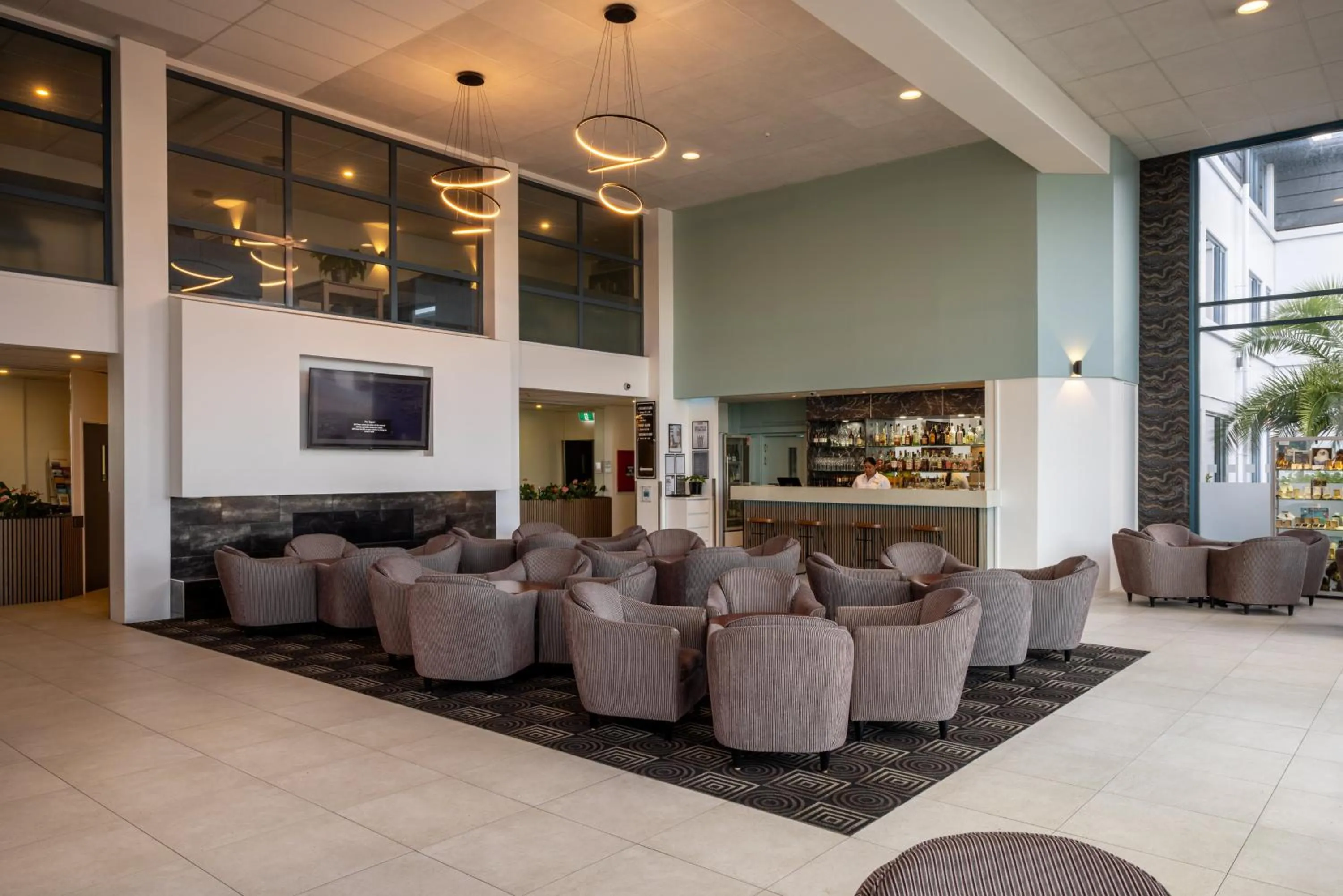 Lounge or bar in Heartland Hotel Auckland Airport