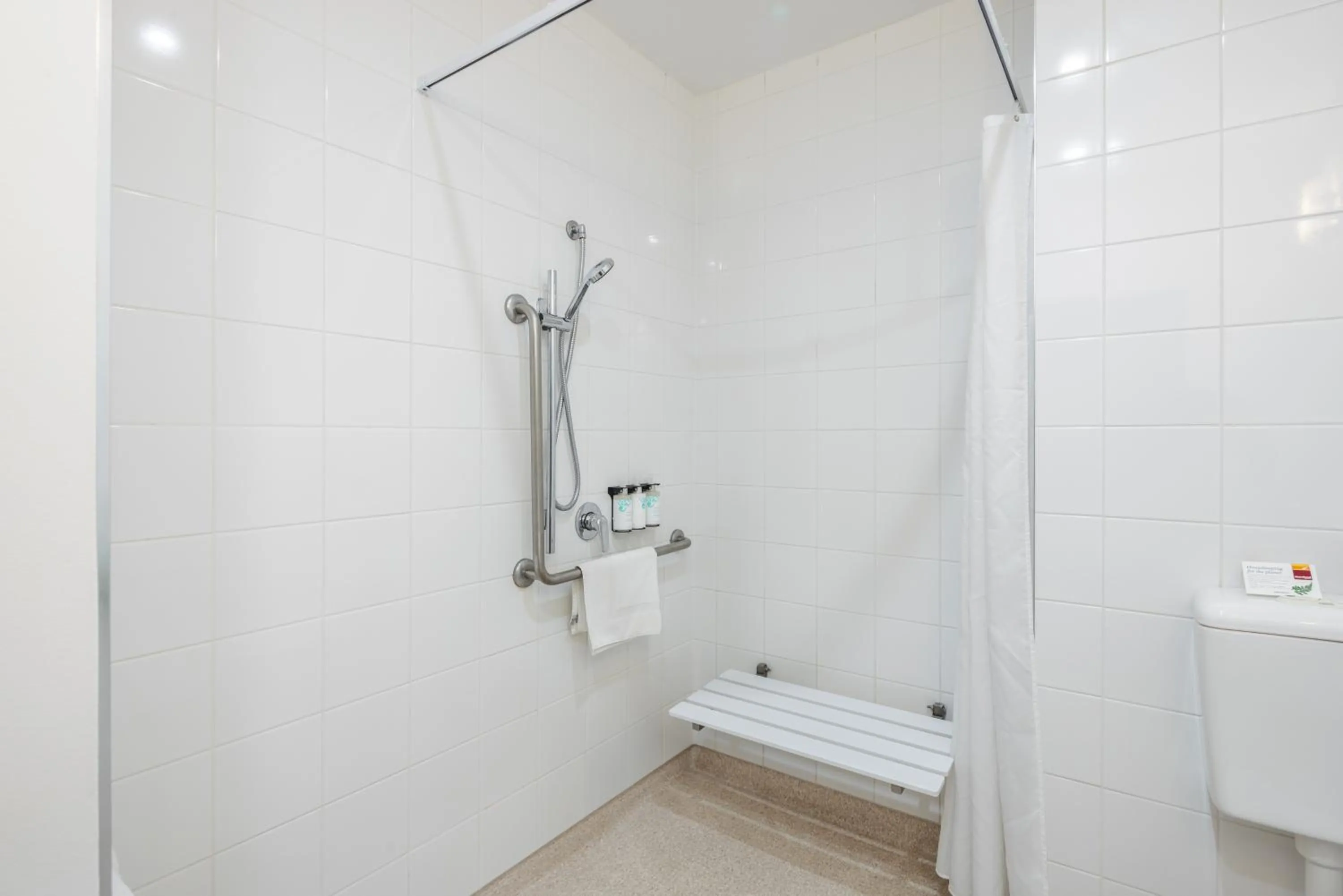 Shower in Heartland Hotel Auckland Airport